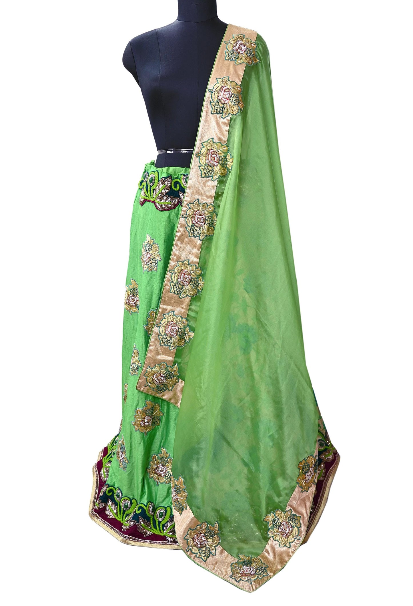 Indian Pre-owned Heavy Green Pure Chanderi Silk Hand Embroidered Lehenga Set Of 2pcs Designer By Manish Malhotra Party Wear