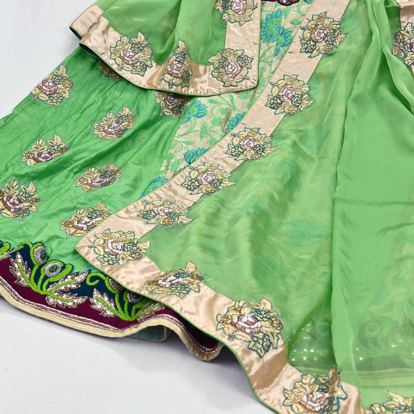 Indian Pre-owned Heavy Green Pure Chanderi Silk Hand Embroidered Lehenga Set Of 2pcs Designer By Manish Malhotra Party Wear