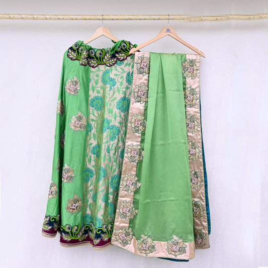 Indian Pre-owned Heavy Green Pure Chanderi Silk Hand Embroidered Lehenga Set Of 2pcs Designer By Manish Malhotra Party Wear