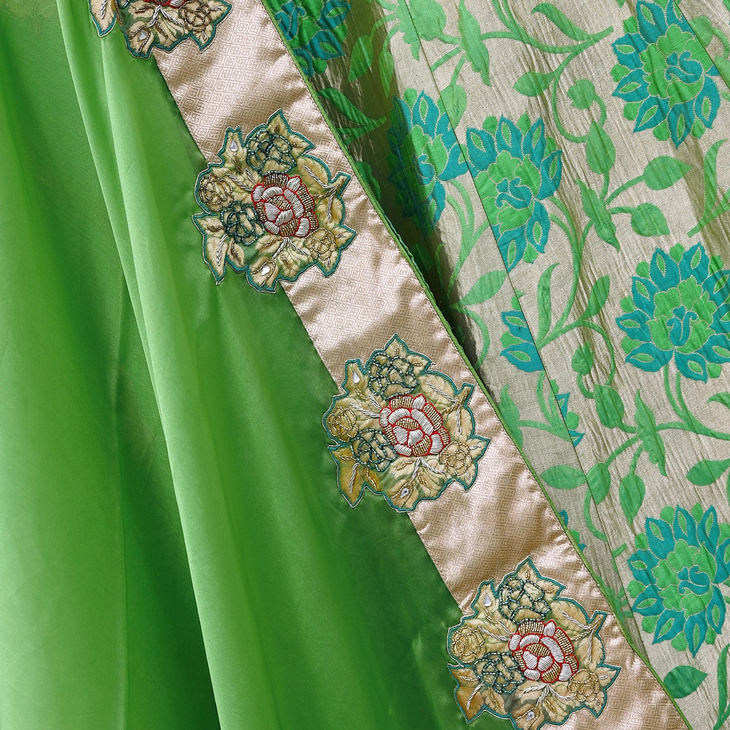 Indian Pre-owned Heavy Green Pure Chanderi Silk Hand Embroidered Lehenga Set Of 2pcs Designer By Manish Malhotra Party Wear