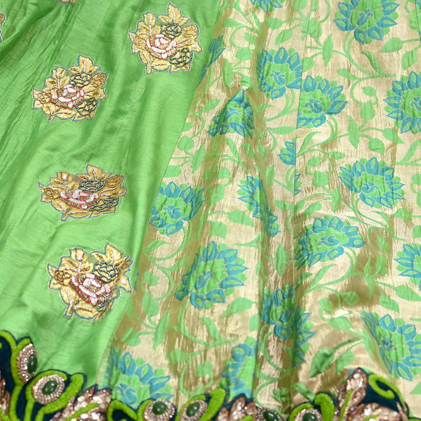 Indian Pre-owned Heavy Green Pure Chanderi Silk Hand Embroidered Lehenga Set Of 2pcs Designer By Manish Malhotra Party Wear
