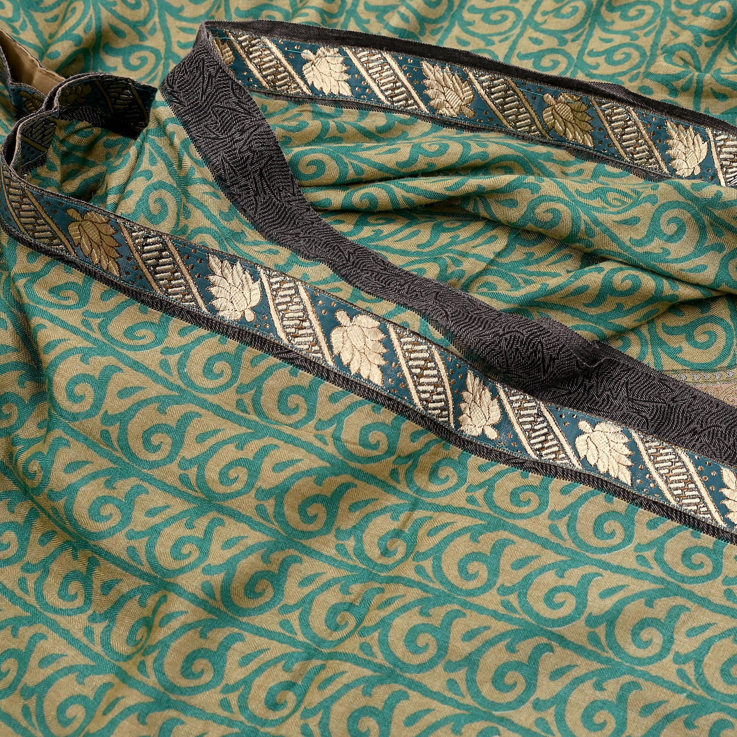 Indian Vintage Green & Beige Sarees Pure Woolen Woven Printed  Sari Soft Warm Craft Fabric 5Yd Woven Border Dress making Crafting Quilting