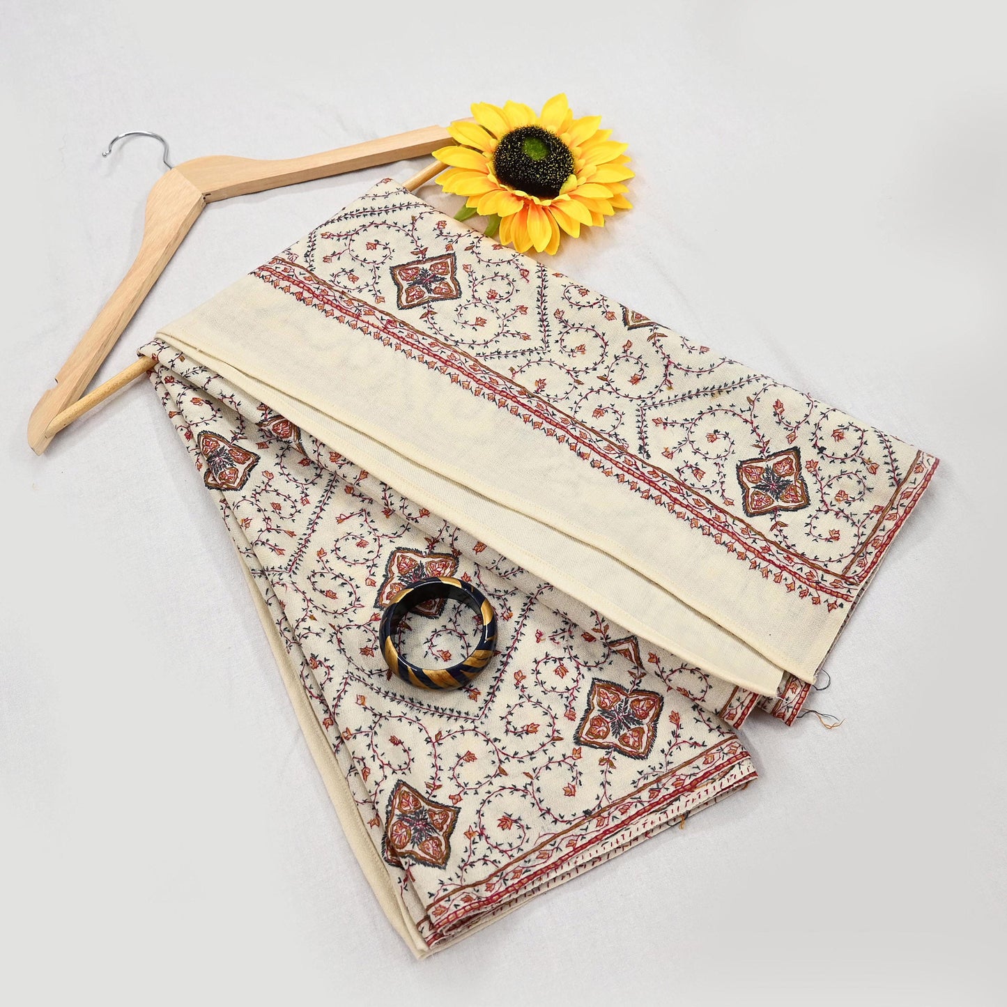 Indian Vintage Ivory Shawl Pure Woolen Handmade Suzani Long Throw Stole Warm Stole Paisley Design Soft Soft Cozy