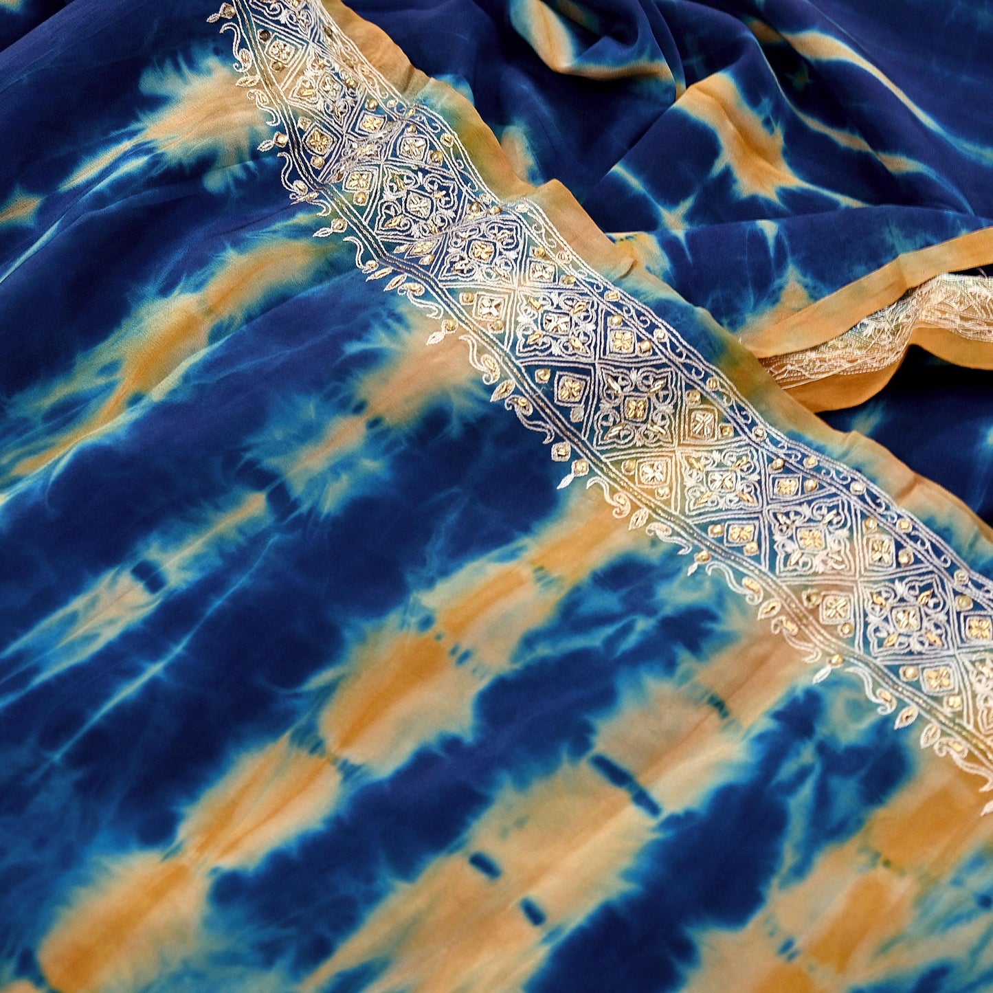 Indian Vintage Saree Pure Crepe Silk Hand Embroidered Tie-Dye Sari Fabric 5yard Sewing Craft Fabric Ethnic Dressmaking Crafting Zardozi Zari