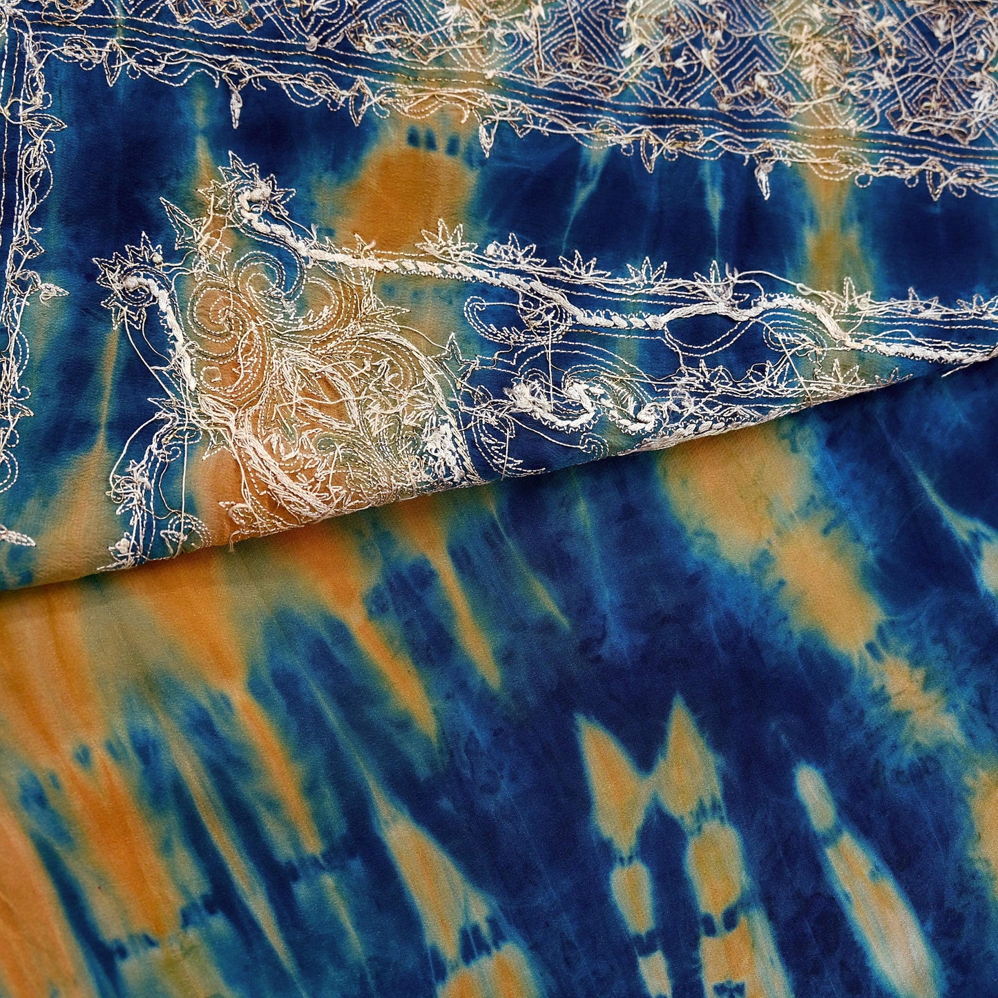 Indian Vintage Saree Pure Crepe Silk Hand Embroidered Tie-Dye Sari Fabric 5yard Sewing Craft Fabric Ethnic Dressmaking Crafting Zardozi Zari