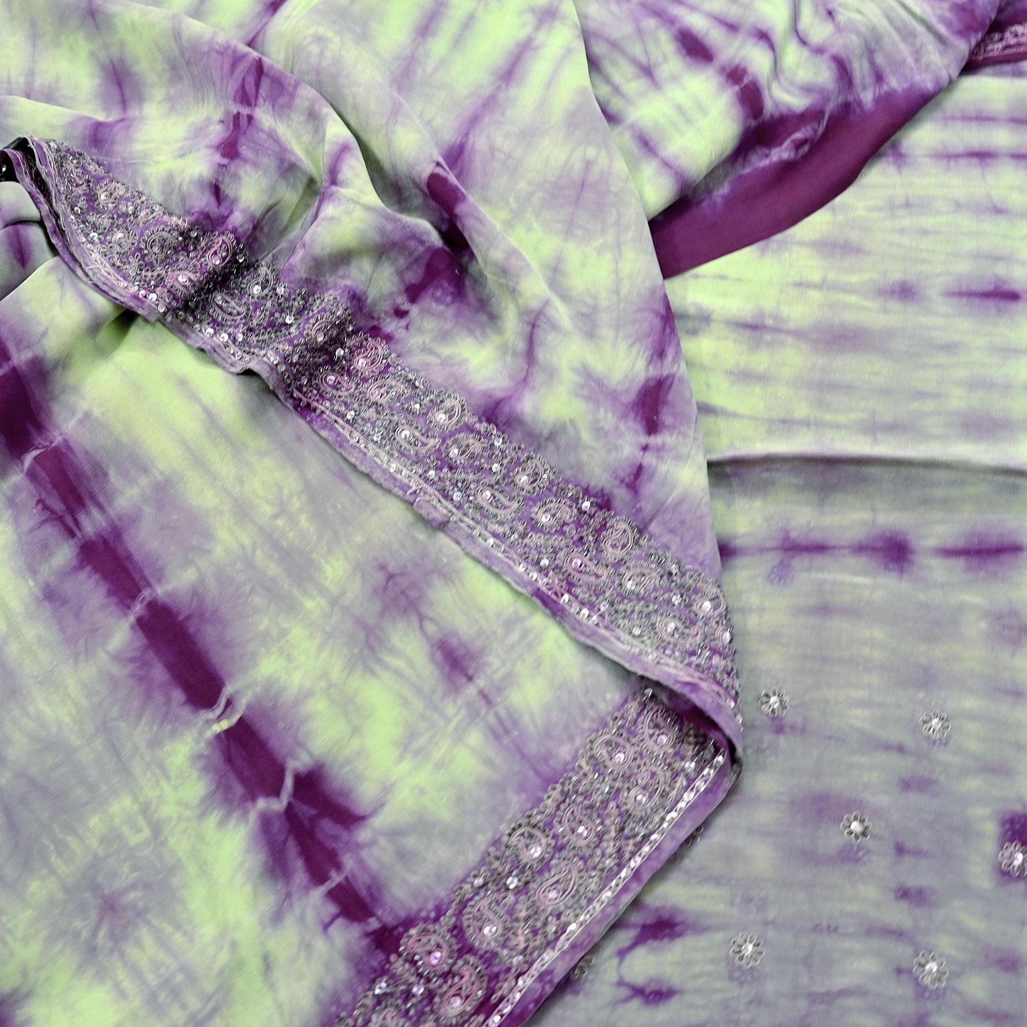 Indian Vintage Purple & Green Saree Pure Crepe Silk Hand Embroidered Tie-Dye Sari Fabric 5yard Sewing Craft Fabric Ethnic zari