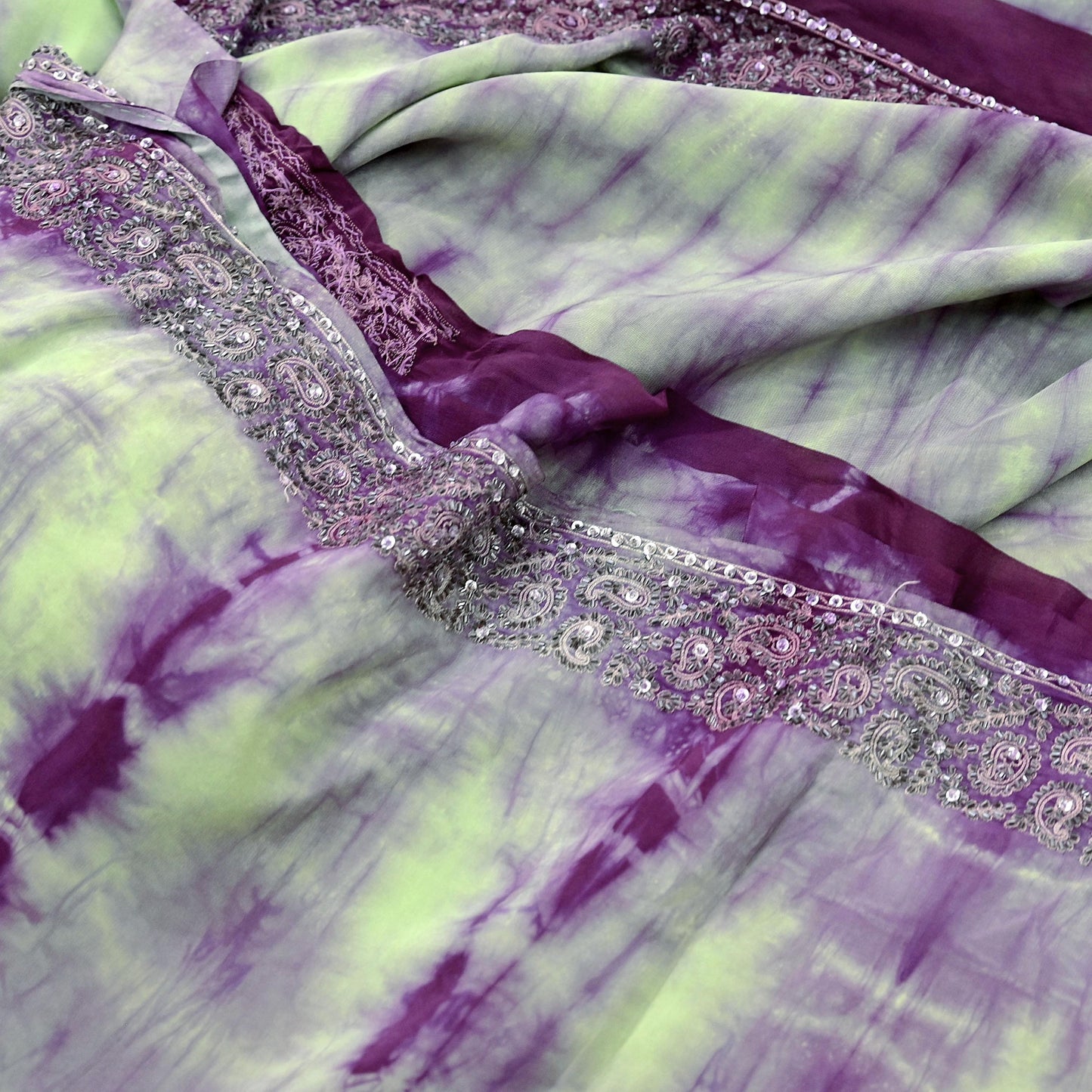 Indian Vintage Purple & Green Saree Pure Crepe Silk Hand Embroidered Tie-Dye Sari Fabric 5yard Sewing Craft Fabric Ethnic zari