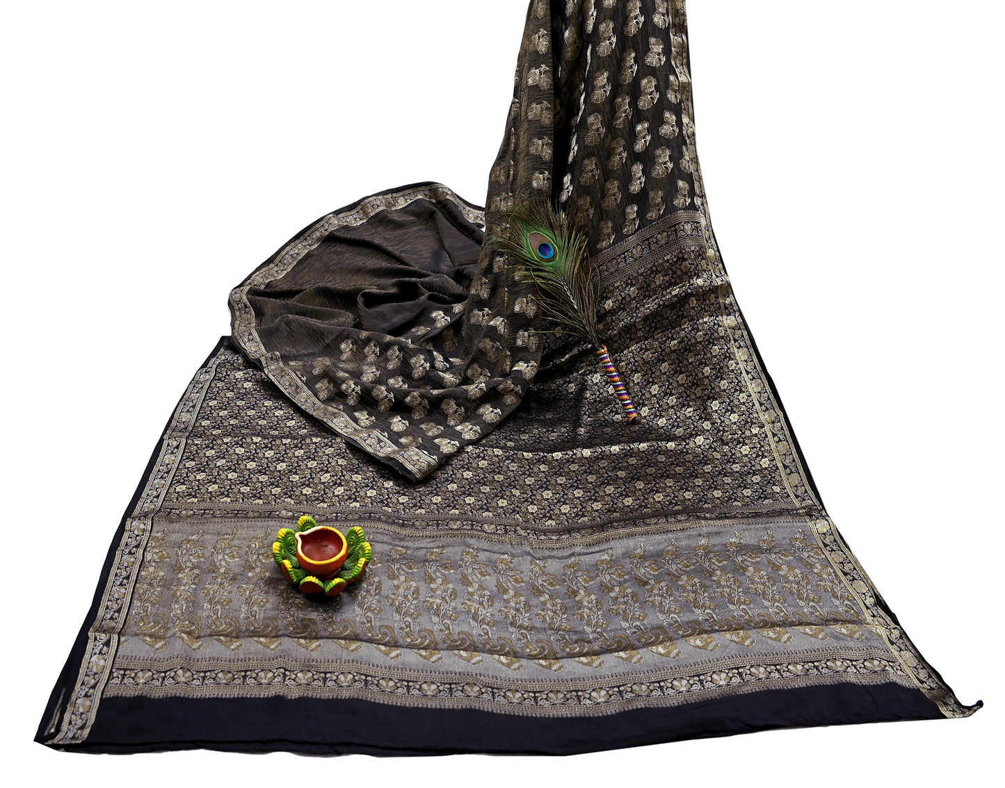 Indian Vintage Black Sarees Pure Silk Hand Woven Sari Craft Fabric 5Yd Sewing Ethnic Floral Dress Making For Crafting Quilting Upcycle