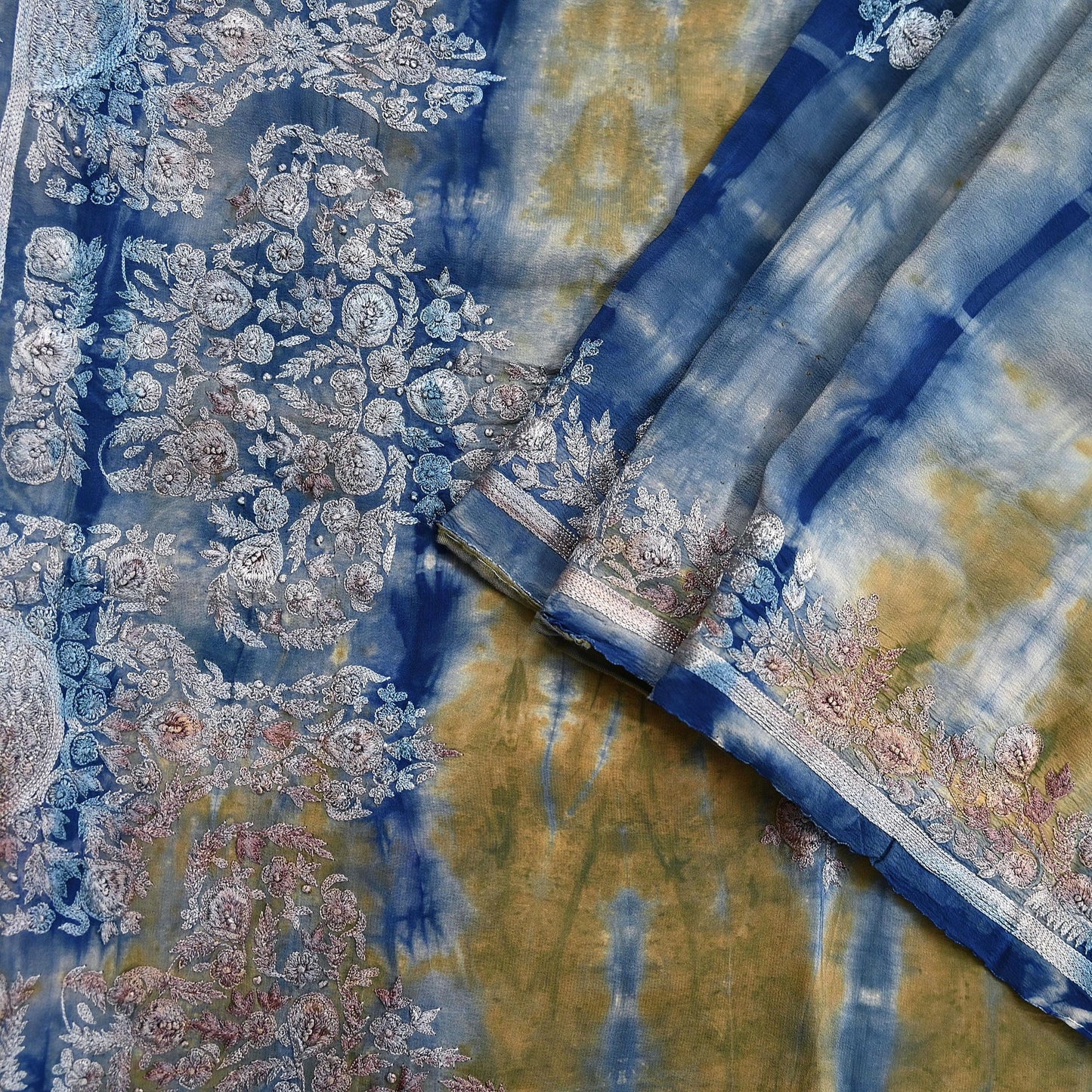 Indian Vintage Saree Pure Crepe Silk Hand Embroidered Tie-Dye Sari Fabric 5yard Sewing Craft Fabric Ethnic Dressmaking Crafting Zari