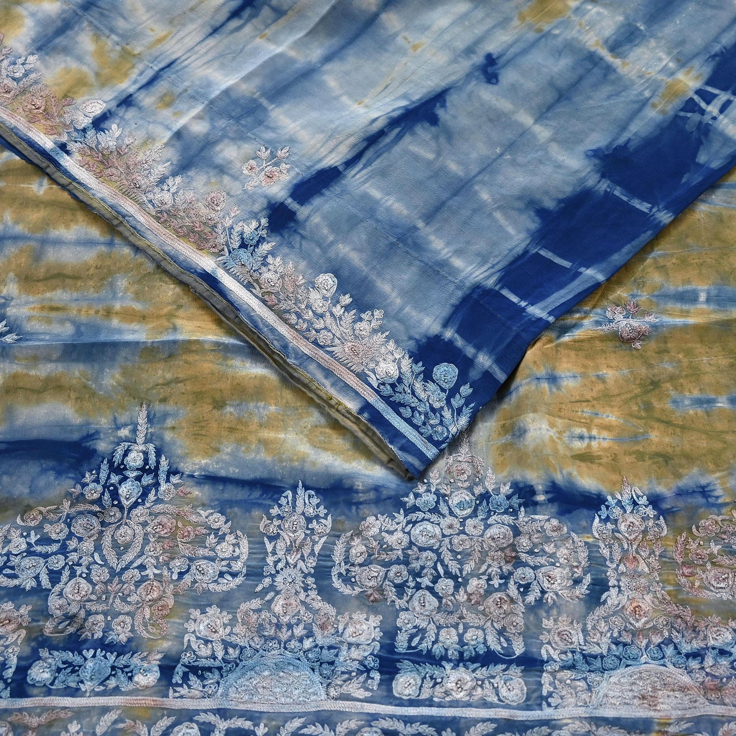 Indian Vintage Saree Pure Crepe Silk Hand Embroidered Tie-Dye Sari Fabric 5yard Sewing Craft Fabric Ethnic Dressmaking Crafting Zari