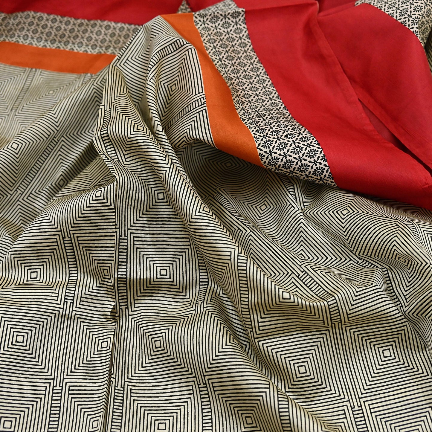 Indian Vintage Sari Ivory & Black Printed Pure Silk Sarees 5yd Sewing Craft Fabric DressMaking Soft Wrap Upcycle Quilting Crafting Used