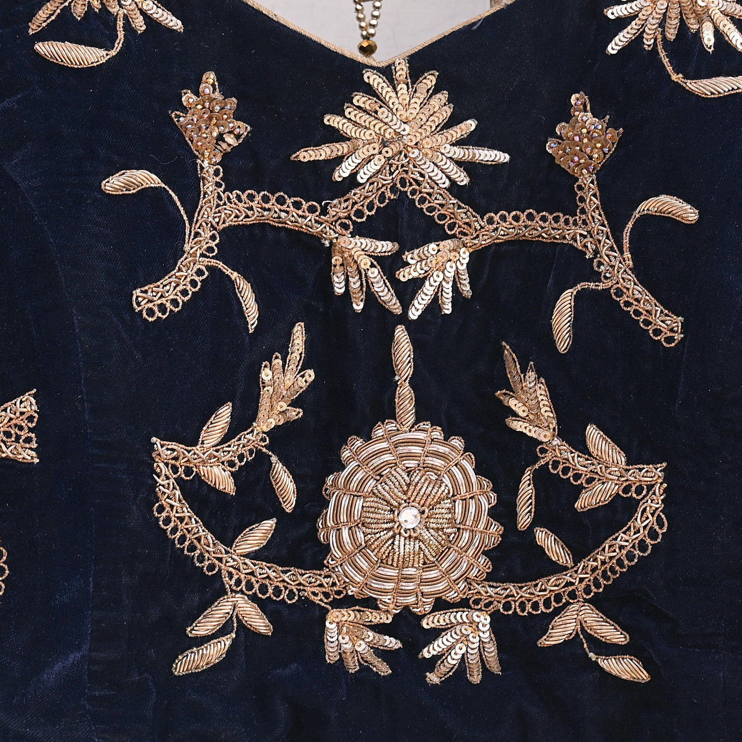 Indian Pre-owned Heavy Blue Velvet Hand Embroidered By Designer Sabyasachi Padded Blouse/Top/Crop XL Size Party wear Bollywood