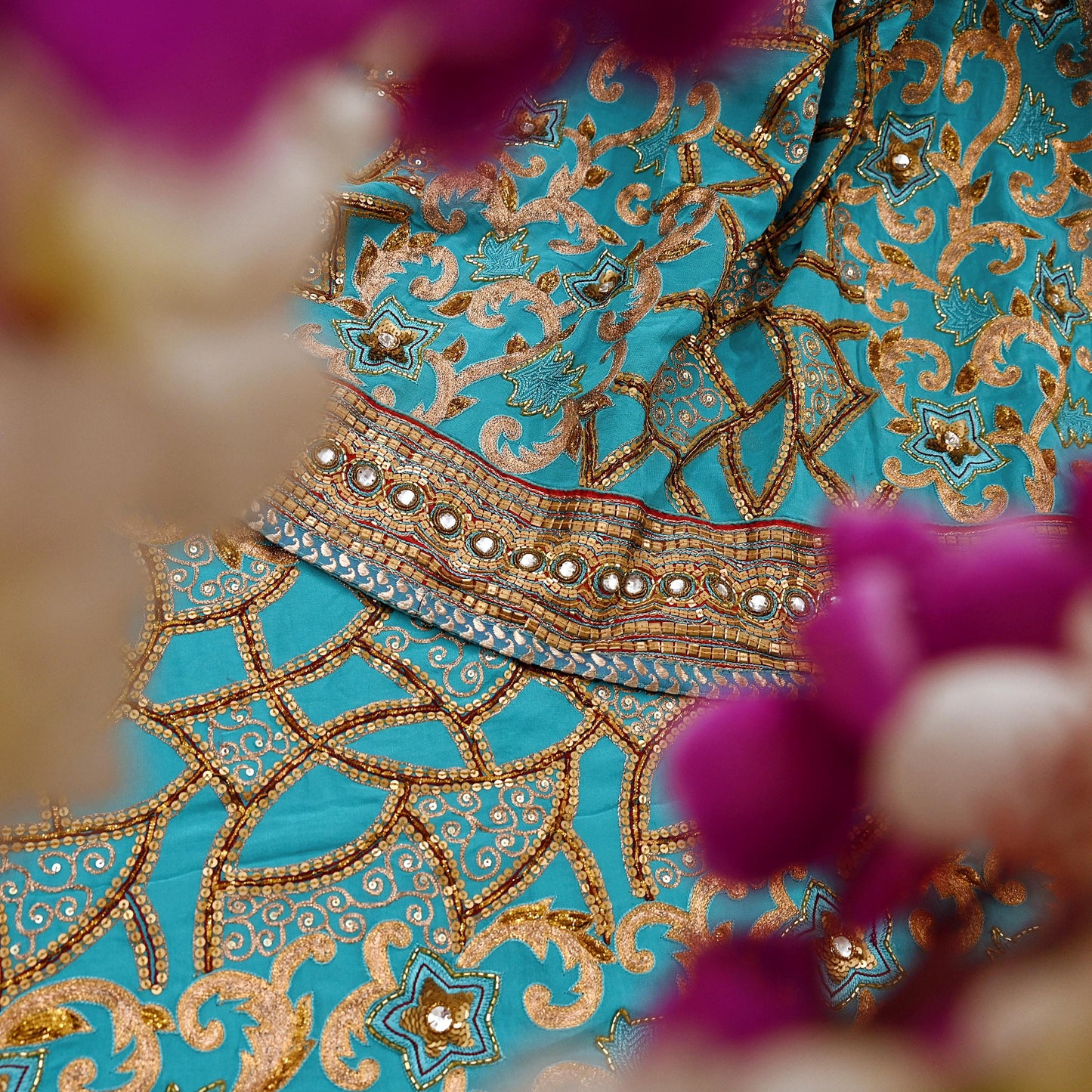 Indian Pre-owned Sari Green Pure Georgette Silk Hand Embroidered Anamika Khanna Designer Sarees Ethnic 6Yd Sewing  Zardozi Wedding Sarees