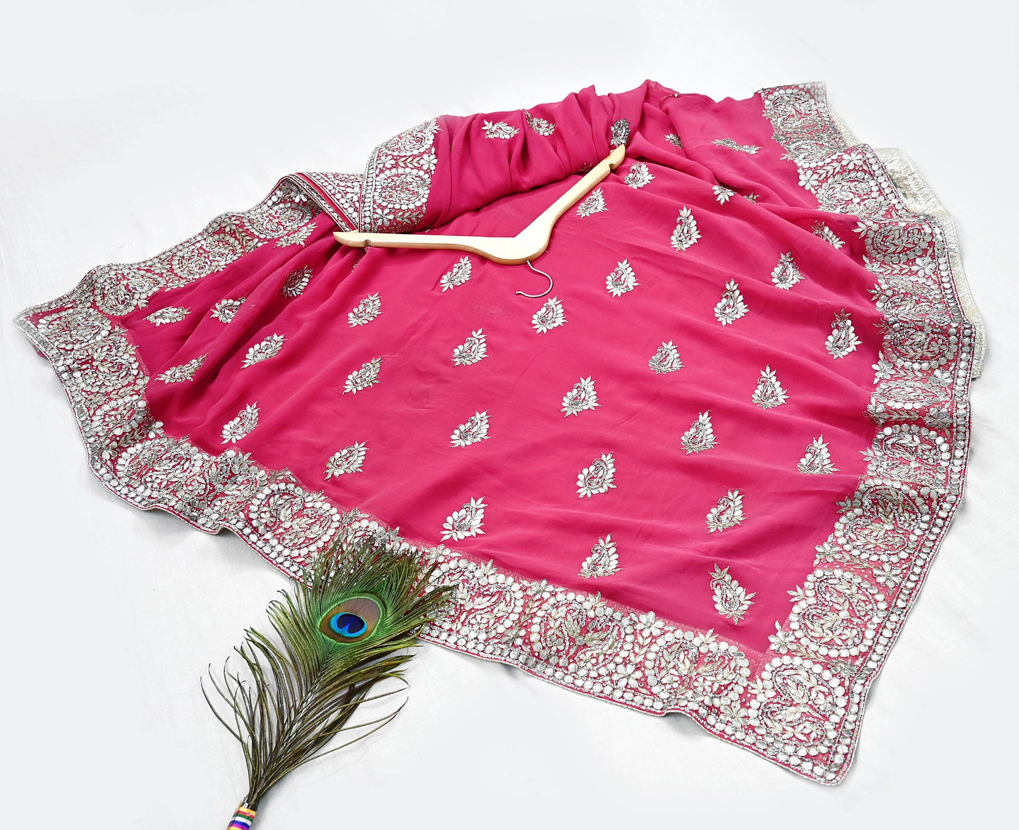 Indian Pre-owned Heavy Sari Pink Pure Georgette Silk Hand Embroidered Sarees Designer Abu Jani 5Yd Sewing Ethnic Sarees