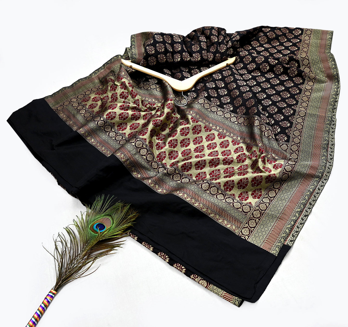 Vintage Heavy Black Sarees Pure Silk Hand Woven Sari Craft Fabric 5Yd Sewing Soft Ethnic Zari Dress Making Wedding Sari