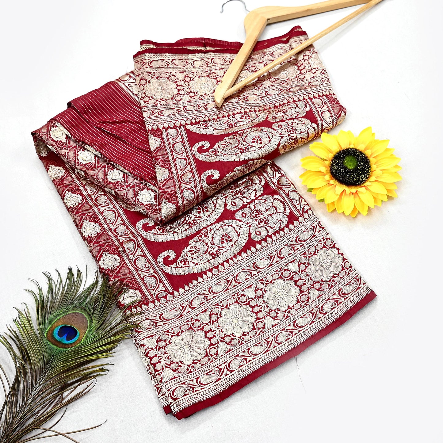 Indian Antique Vintage Heavy Sari Maroon Pure Silk Hand Woven Banarasi Sarees Zari 5Yd Pre-owned Designing