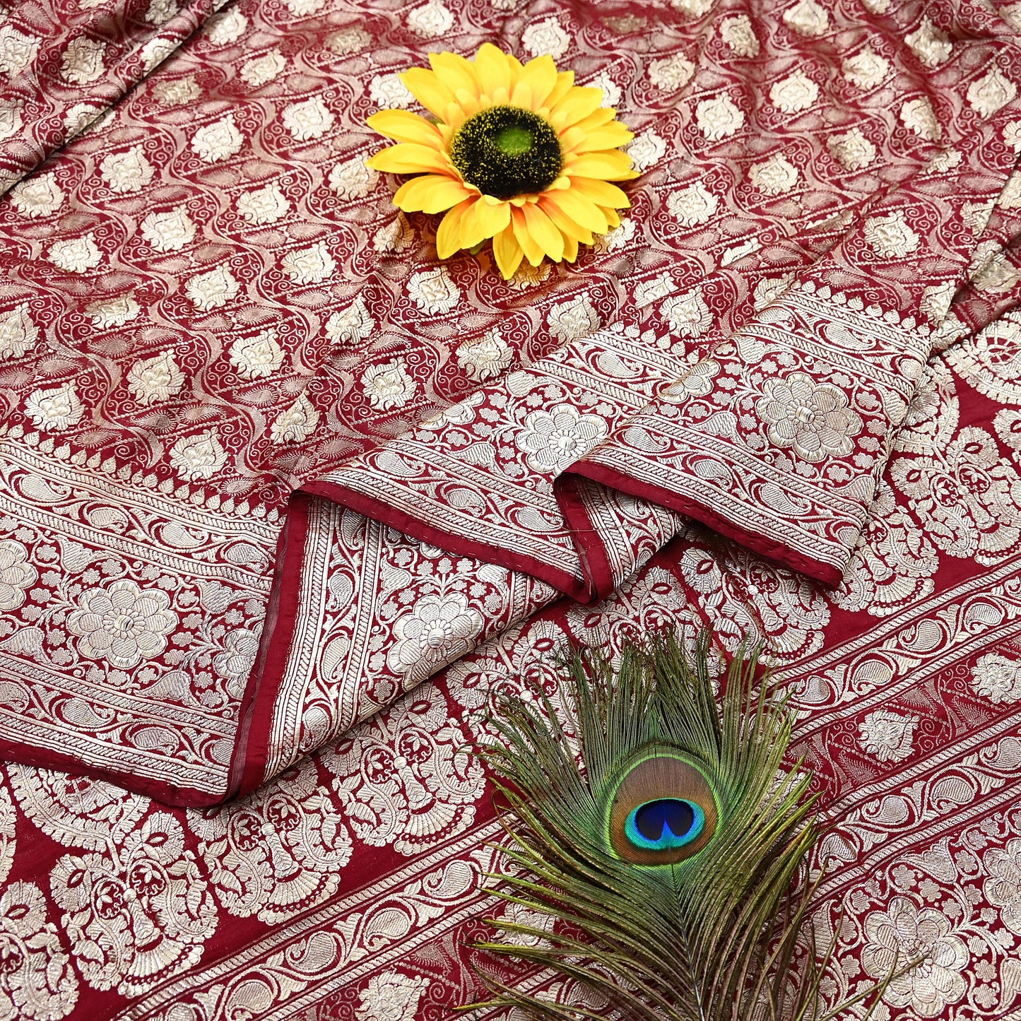 Indian Antique Vintage Heavy Sari Maroon Pure Silk Hand Woven Banarasi Sarees Zari 5Yd Pre-owned Designing