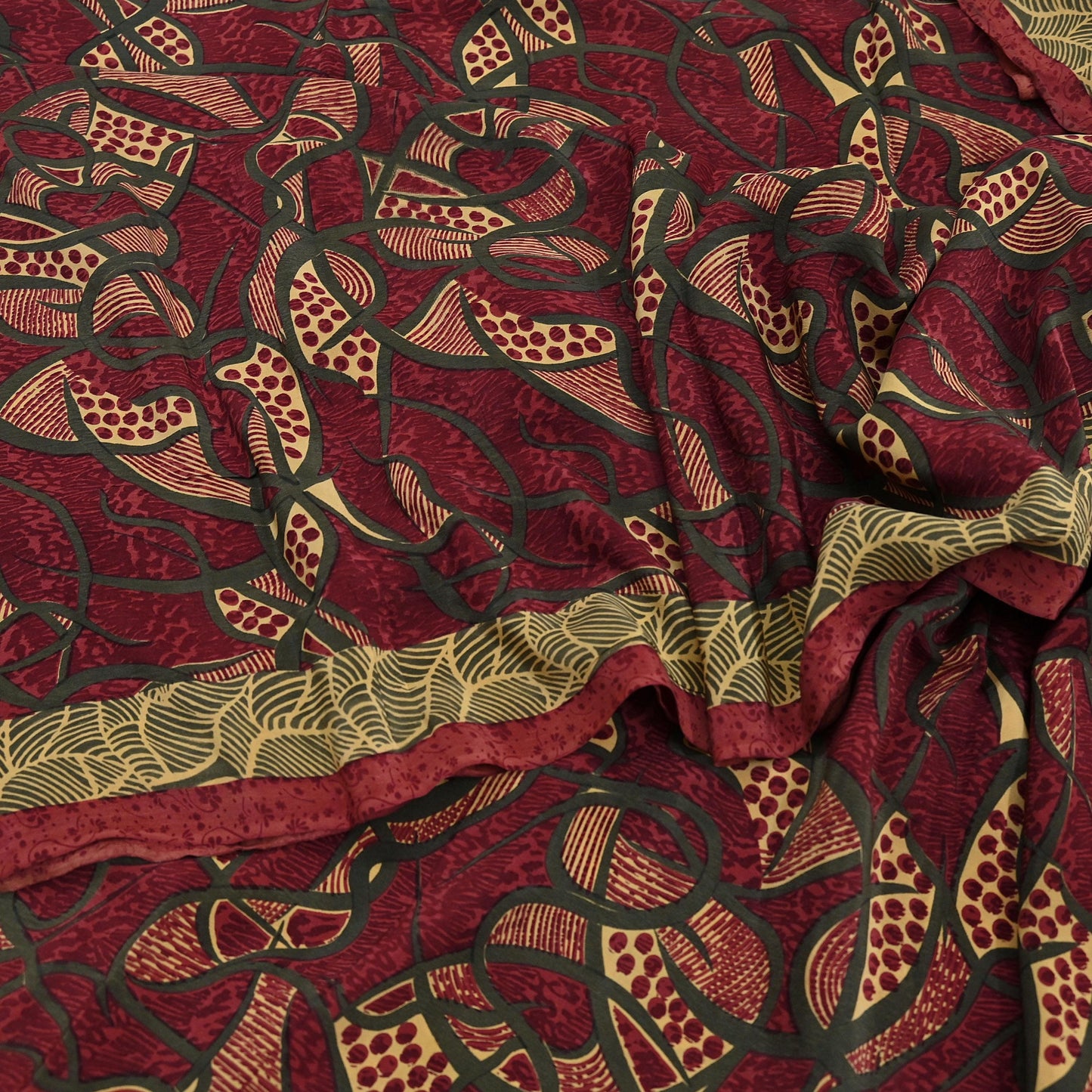 Indian Vintage Sari Maroon & Green Pure Crepe Silk Block Printed Saree 5yard Sewing Quilting Floral Soft Craft Fabric Wrap