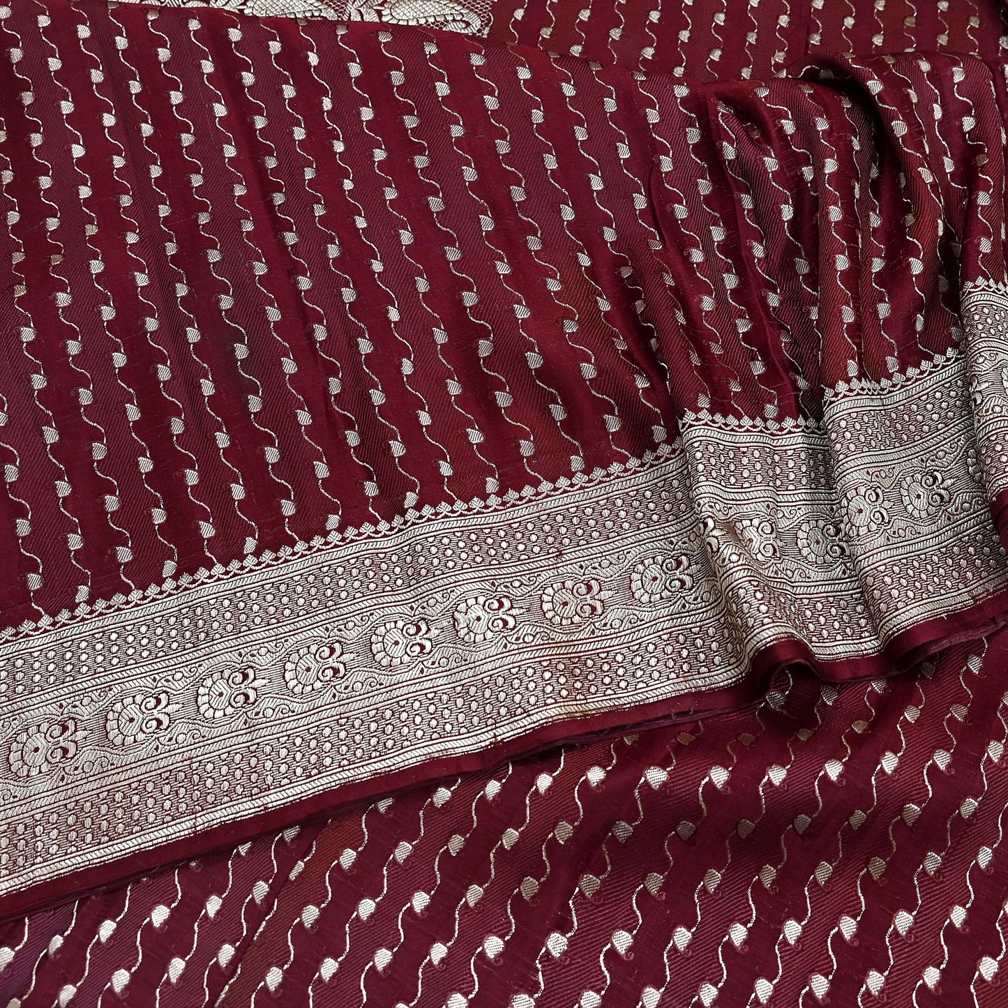 Indian Vintage Sari Maroon Heavy Wedding Pure Satin Silk Woven Banarasi Brocade Saree Zari 5Yd Dress making Crafting Quilting