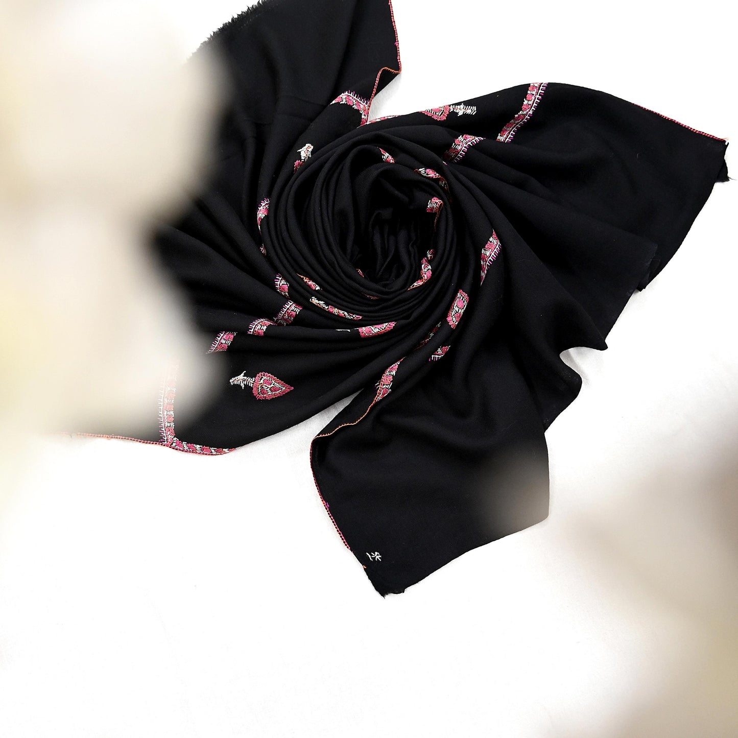 Indian Vintage Black Shawl Pure Woolen Handmade Suzani Long Throw Stole Warm Stole Paisley Design Soft Soft Cozy