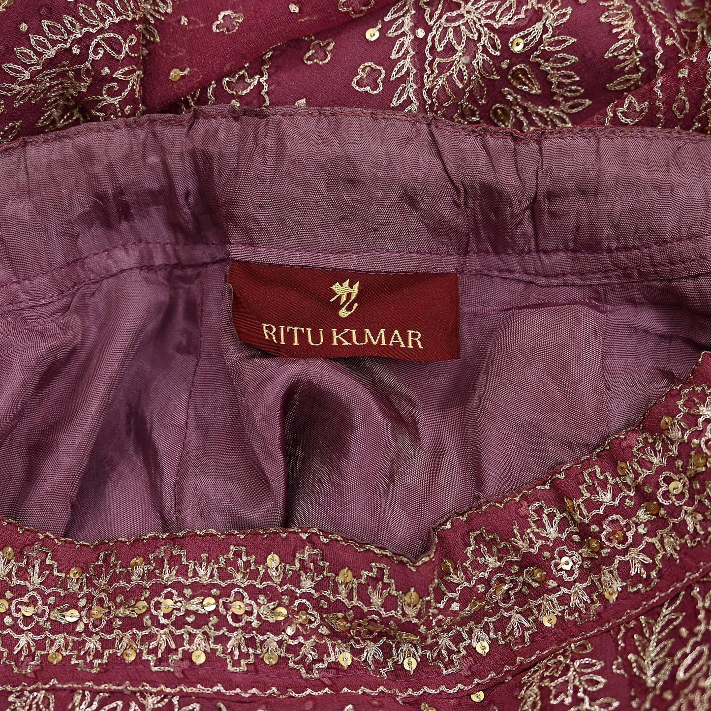 Indian Pre-owned Onion pink Pure Georgette Silk Hand Embroidered Ritu Kumar Designer Lehenga/Skirt Ethnic Bollywood Party Wear