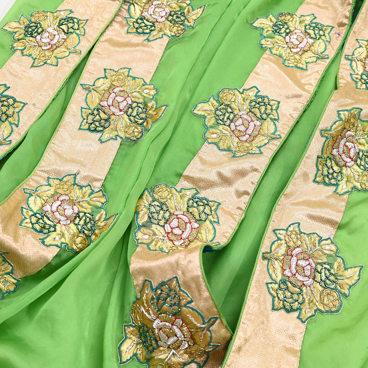 Indian Pre-owned Heavy Green Pure Chanderi Silk Hand Embroidered Lehenga Set Of 2pcs Designer By Manish Malhotra Party Wear