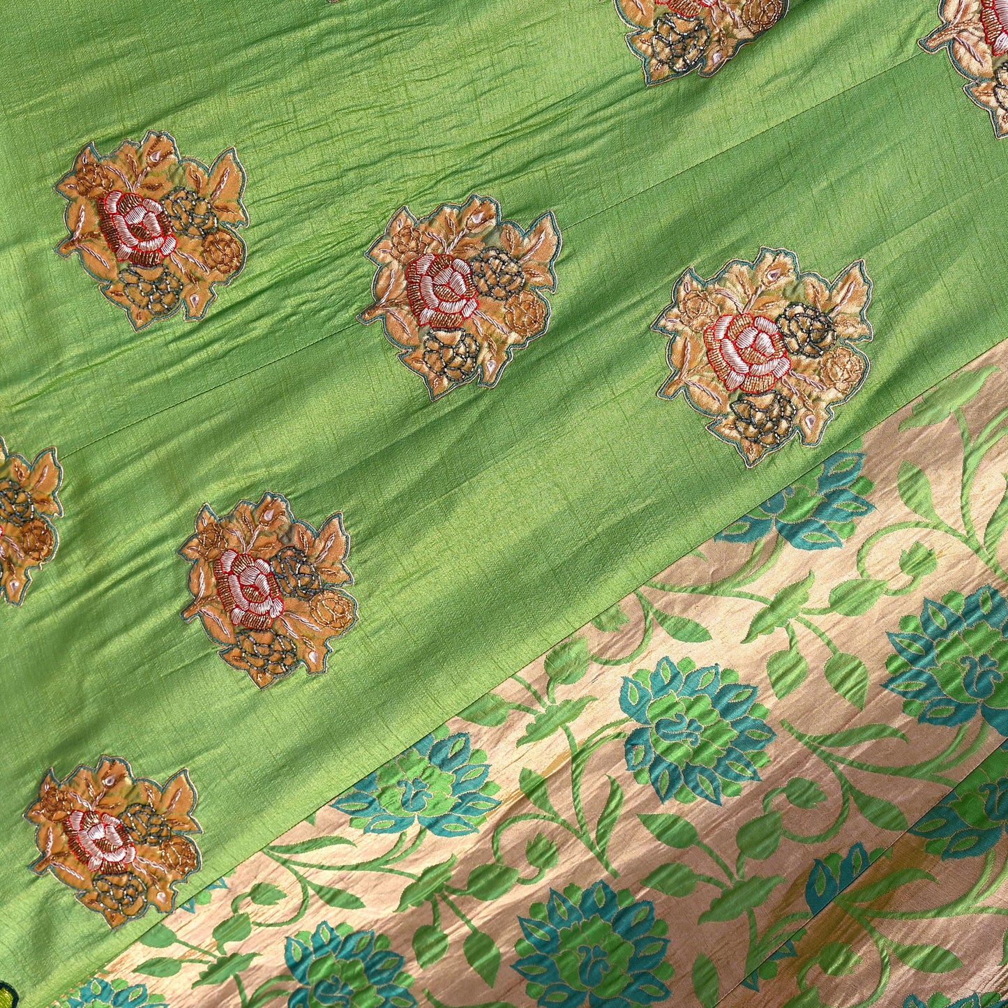 Indian Pre-owned Heavy Green Pure Chanderi Silk Hand Embroidered Lehenga Set Of 2pcs Designer By Manish Malhotra Party Wear