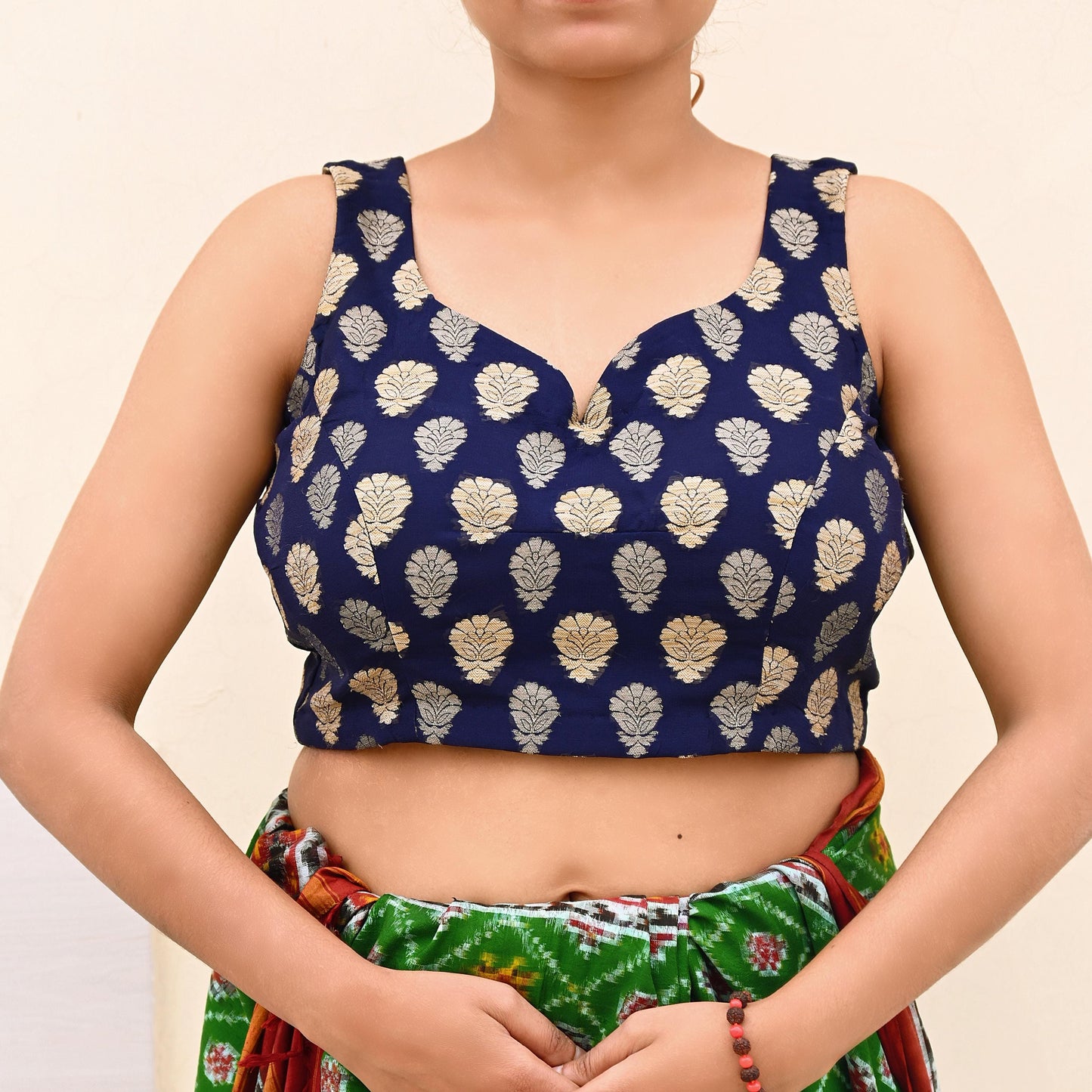 Indian New White Pure Georgette Silk Hand Woven Sleeveless Padded Blouse/Top/Crop Party wear Bollywood One Of a Kind Blouse