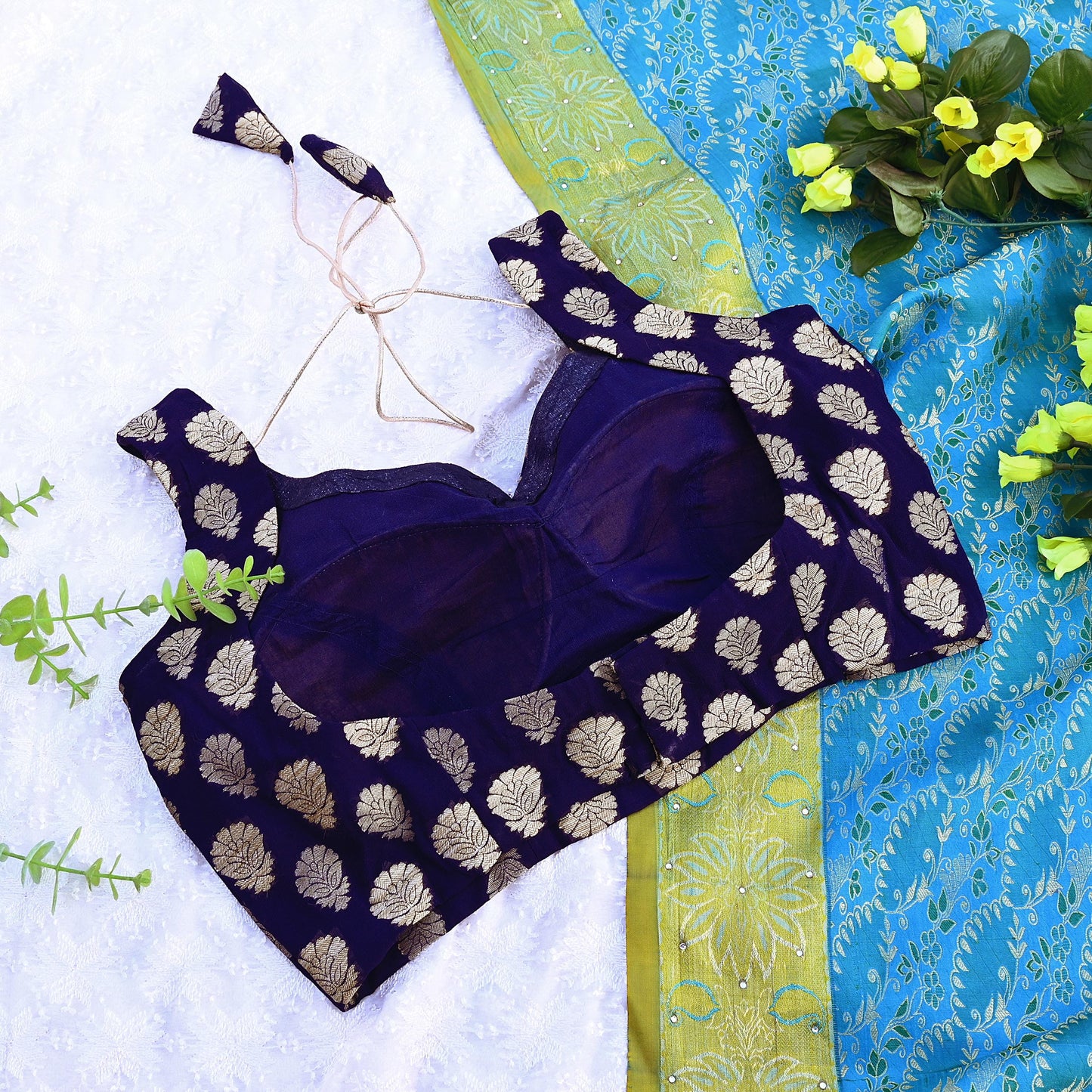 Indian New White Pure Georgette Silk Hand Woven Sleeveless Padded Blouse/Top/Crop Party wear Bollywood One Of a Kind Blouse