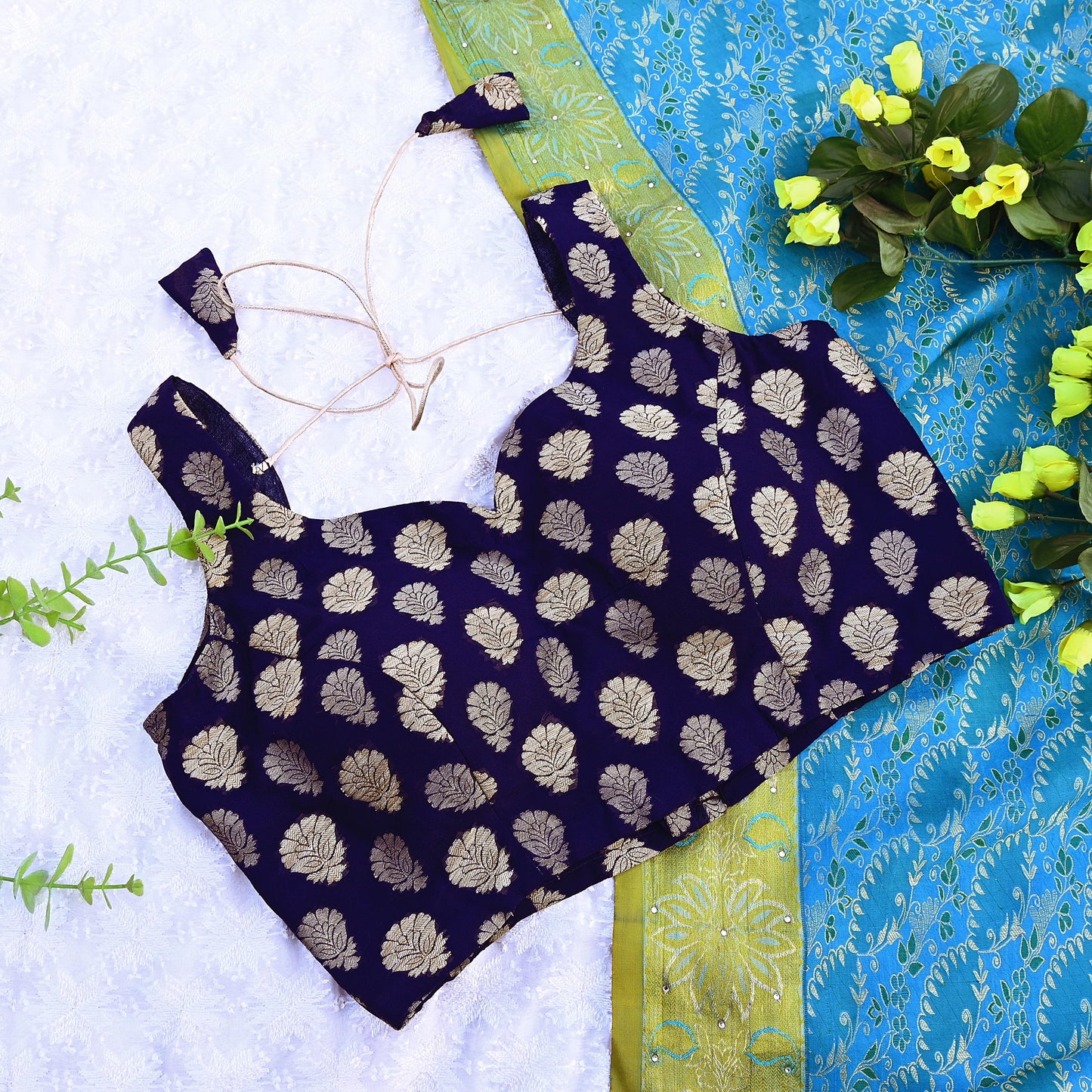 Indian New White Pure Georgette Silk Hand Woven Sleeveless Padded Blouse/Top/Crop Party wear Bollywood One Of a Kind Blouse