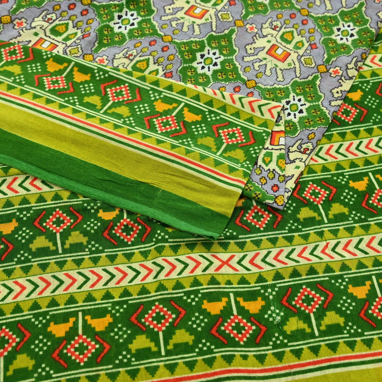 Indian Vintage Green Pure Cotton Saree Traditional Ikat Elephant Print 5 Yard Fabric Lightweight Boho Craft Material