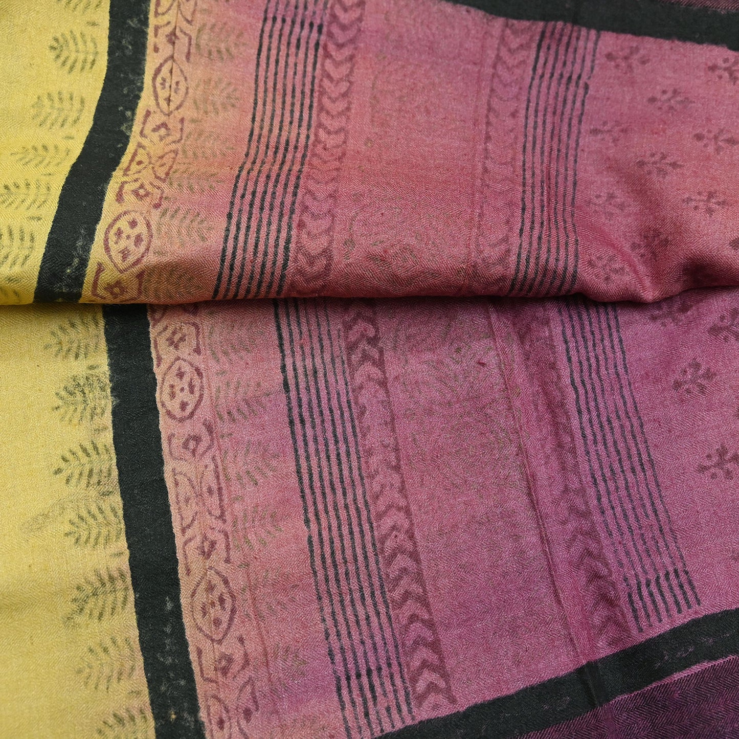 Vintage Indian Maroon & yellow Long Stole Woolen Scarf Dupatta Infinity Scarves Painted Sarong Wrap Craft Fabric Veil Woman Hijab Shawl