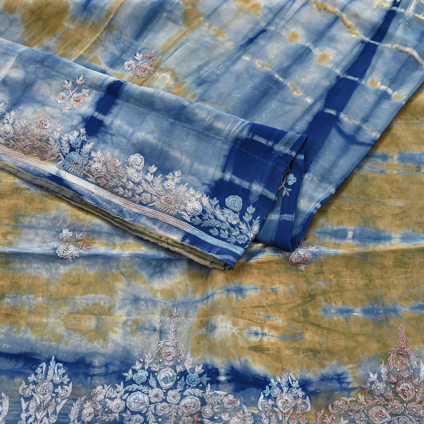 Indian Vintage Saree Pure Crepe Silk Hand Embroidered Tie-Dye Sari Fabric 5yard Sewing Craft Fabric Ethnic Dressmaking Crafting Zari