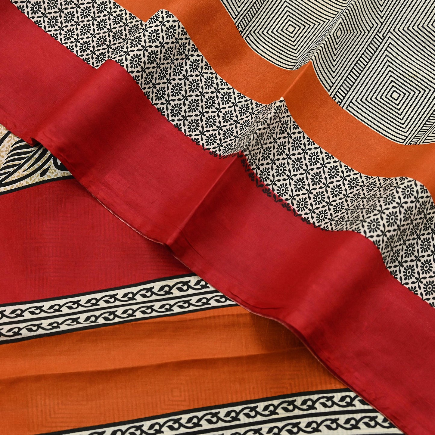 Indian Vintage Sari Ivory & Black Printed Pure Silk Sarees 5yd Sewing Craft Fabric DressMaking Soft Wrap Upcycle Quilting Crafting Used