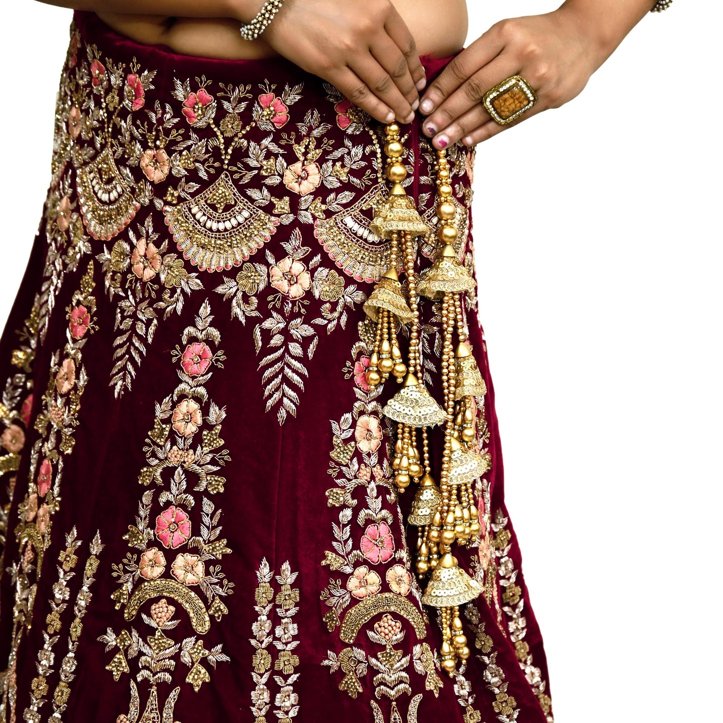 Pre-Owned Designer Anamika Khanna Hand Embroidered Lehenga & Dupatta Set  Maroon Velvet Skirt with Peach Net Dupatta
