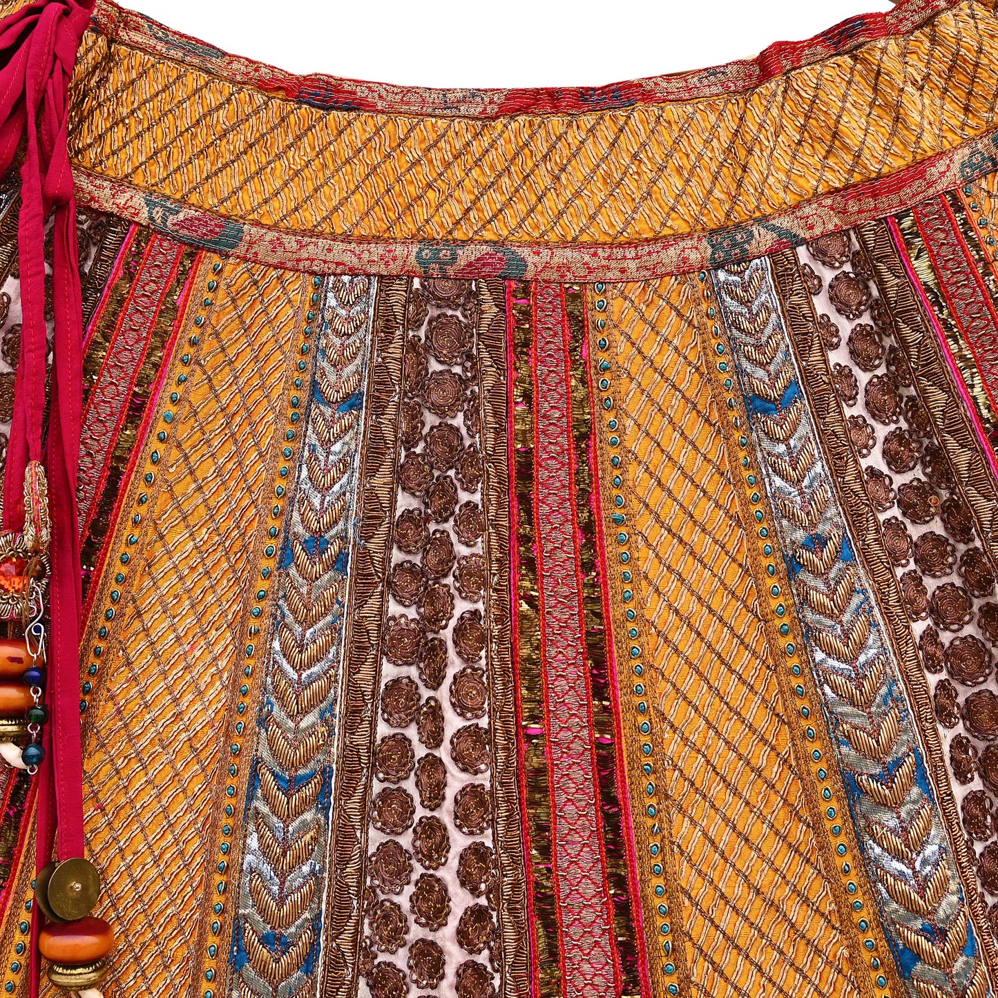 Indian Pre-owned Heavy Wedding Hand Embroidered Lehenga/Skirt Designer By Sabyasachi Zardozi Bridal Wear Floral Design