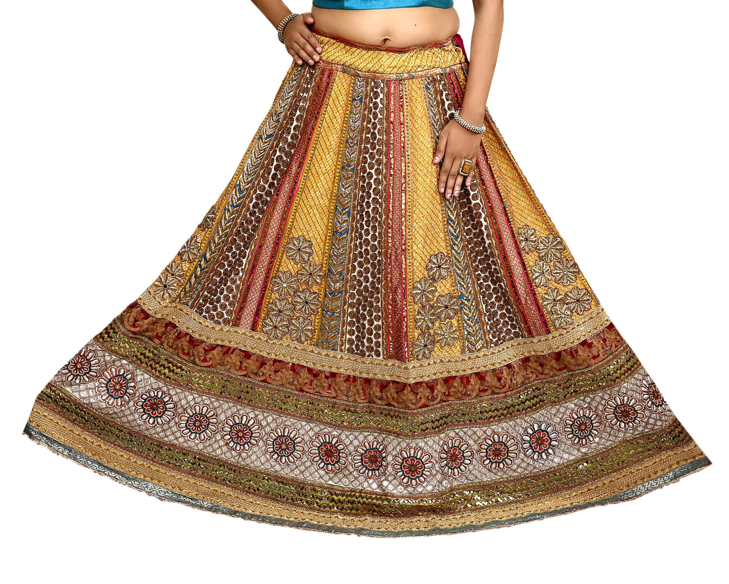 Indian Pre-owned Heavy Wedding Hand Embroidered Lehenga/Skirt Designer By Sabyasachi Zardozi Bridal Wear Floral Design