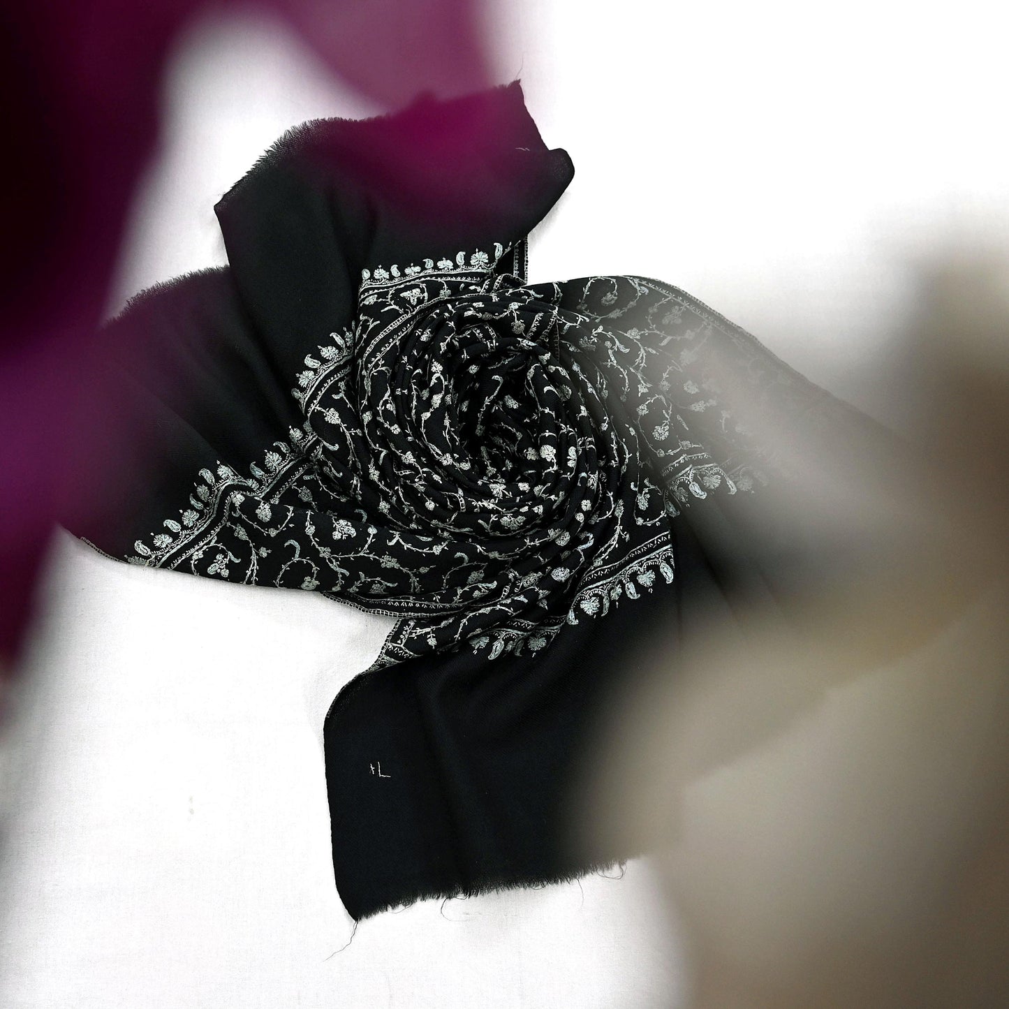 Indian Vintage Black Shawl Pure Woolen Handmade Suzani Long Throw Stole Warm Stole Paisley Design Soft Soft Cozy