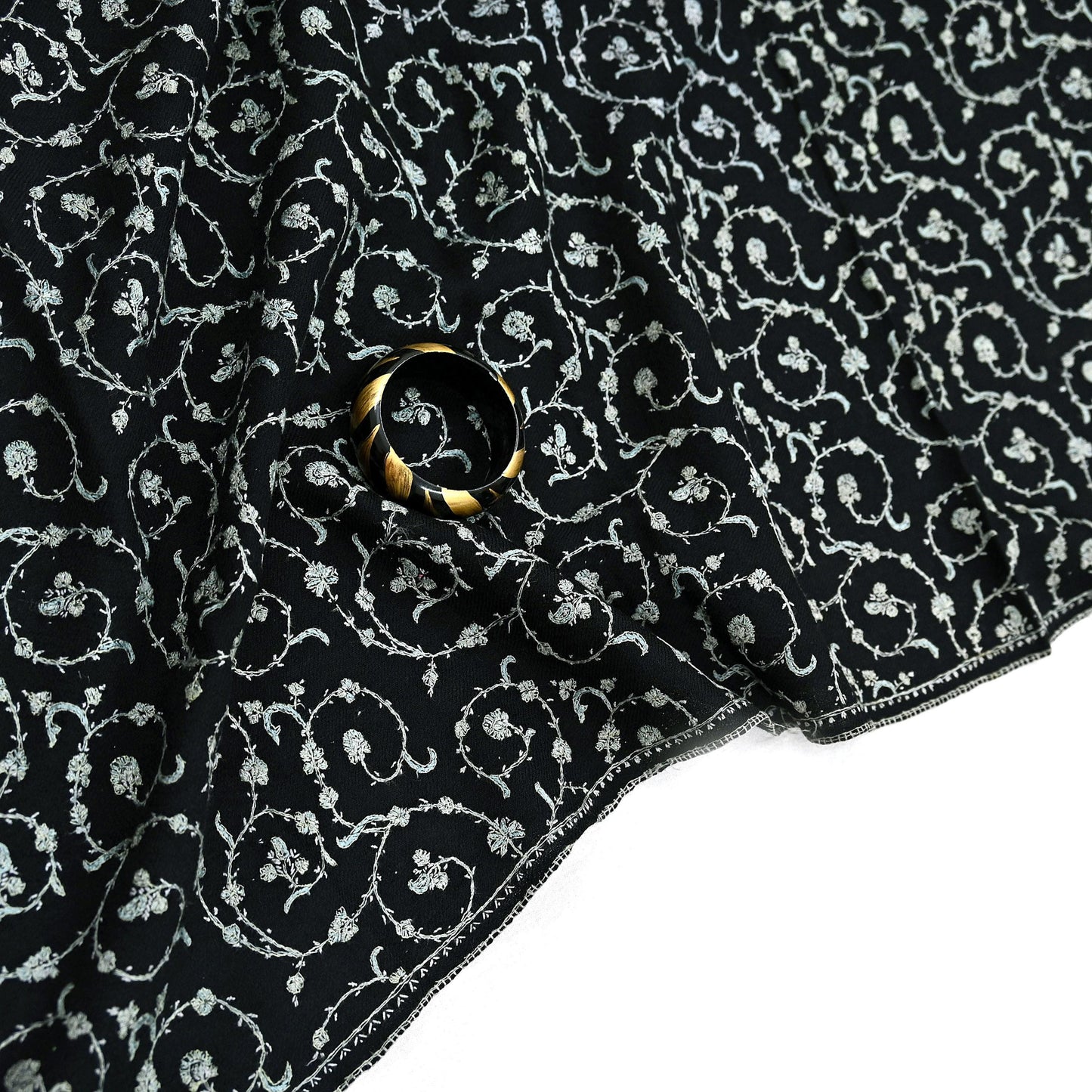 Indian Vintage Black Shawl Pure Woolen Handmade Suzani Long Throw Stole Warm Stole Paisley Design Soft Soft Cozy