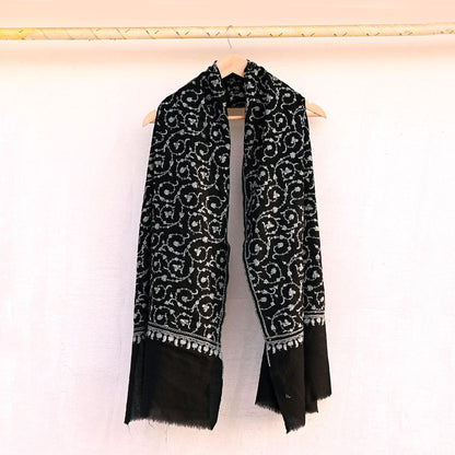 Indian Vintage Black Shawl Pure Woolen Handmade Suzani Long Throw Stole Warm Stole Paisley Design Soft Soft Cozy