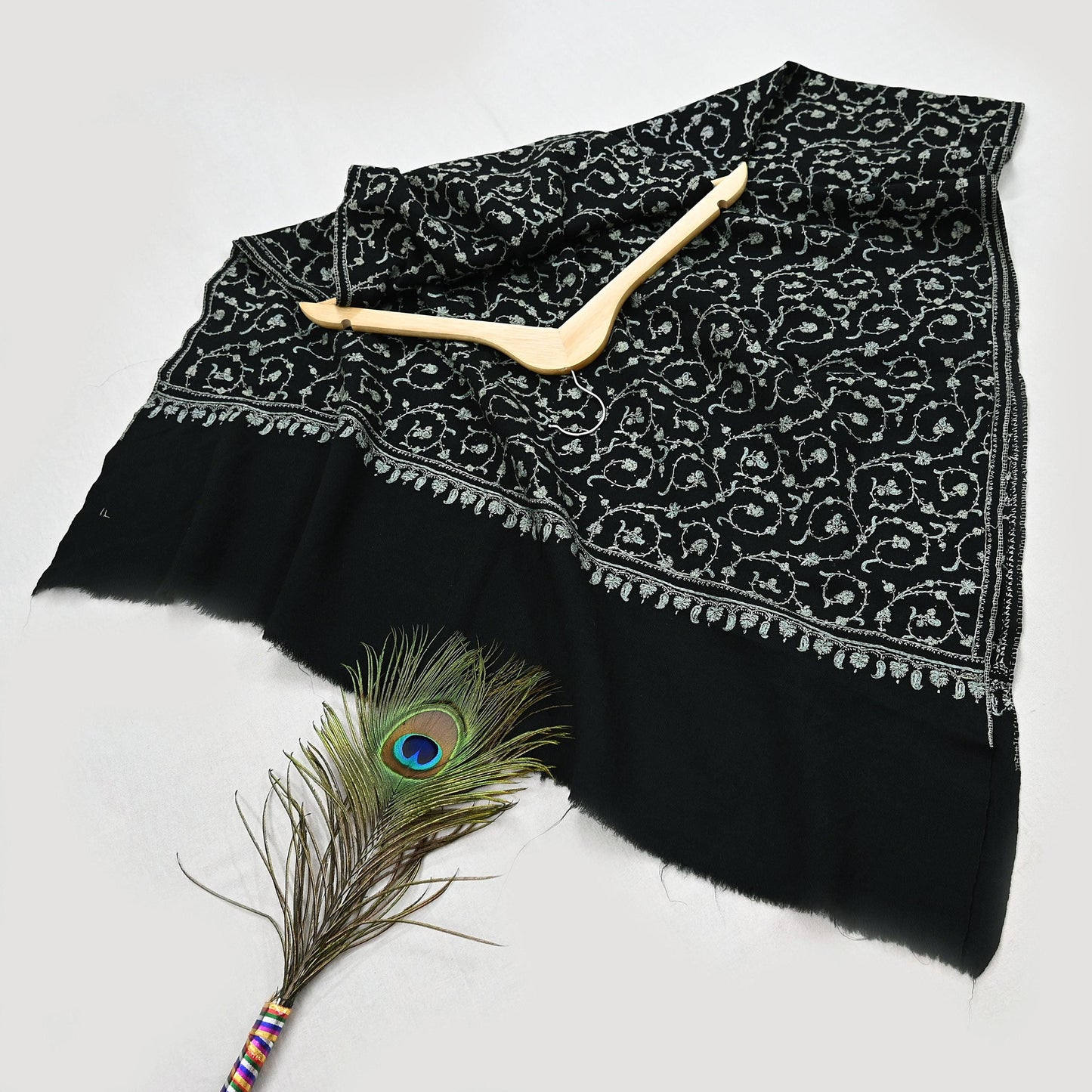Indian Vintage Black Shawl Pure Woolen Handmade Suzani Long Throw Stole Warm Stole Paisley Design Soft Soft Cozy