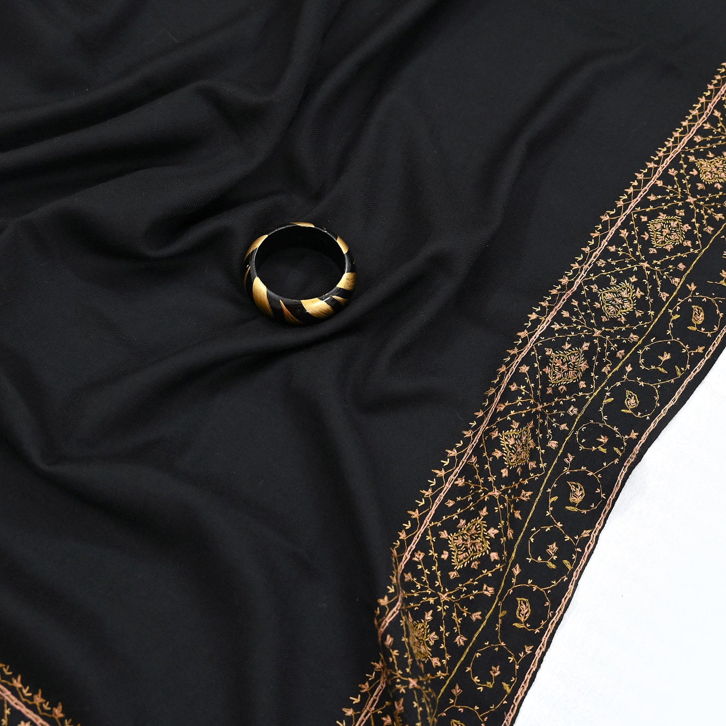 Indian Vintage Black Shawl Pure Woolen Handmade Suzani Long Throw Stole Warm Stole Floral Design Soft Soft Cozy