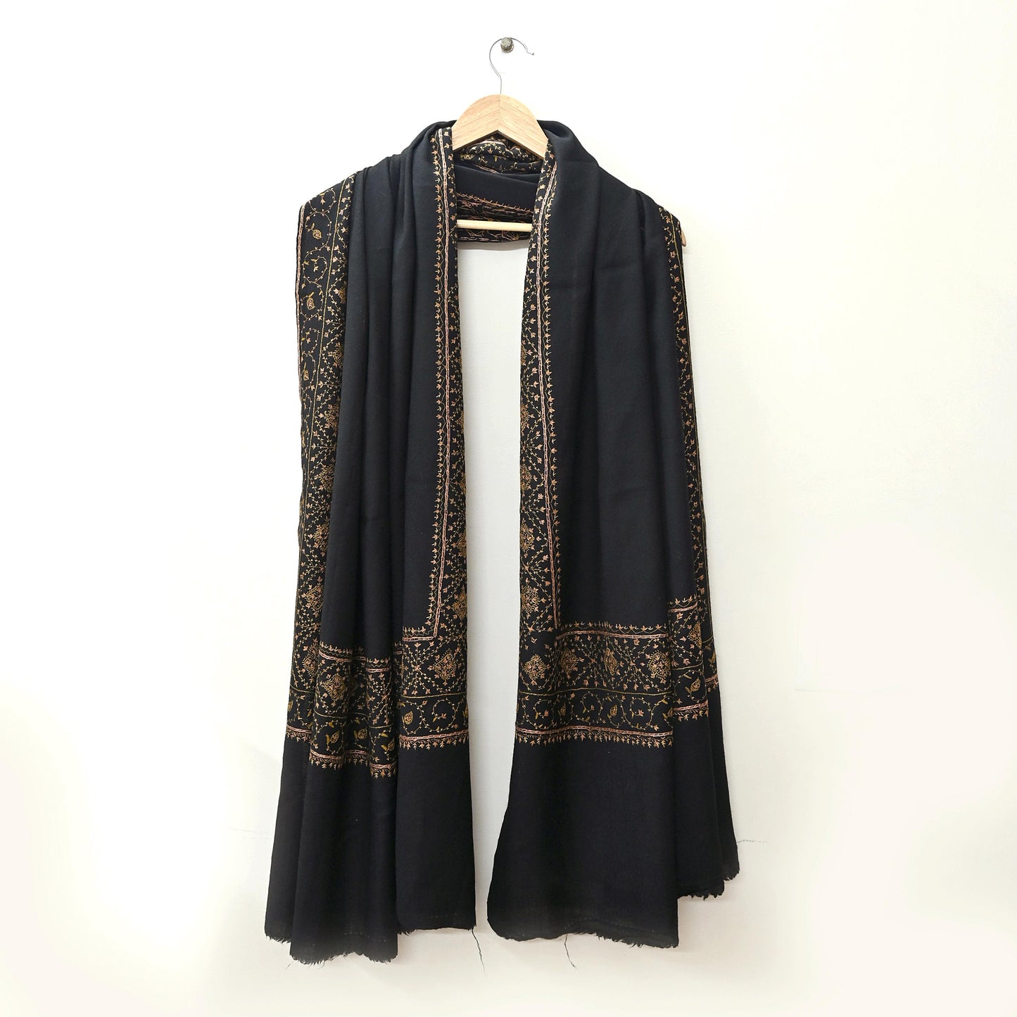 Indian Vintage Black Shawl Pure Woolen Handmade Suzani Long Throw Stole Warm Stole Floral Design Soft Soft Cozy