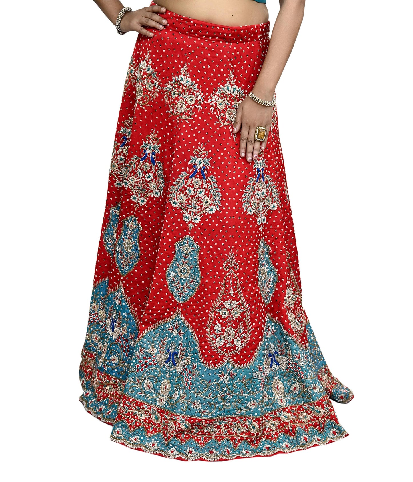 Indian Pre-owned Heavy Wedding Hand Embroidered Designer By Anamika Khanna Lehenga/Skirt Bridal Wear Red Pure Satin Silk