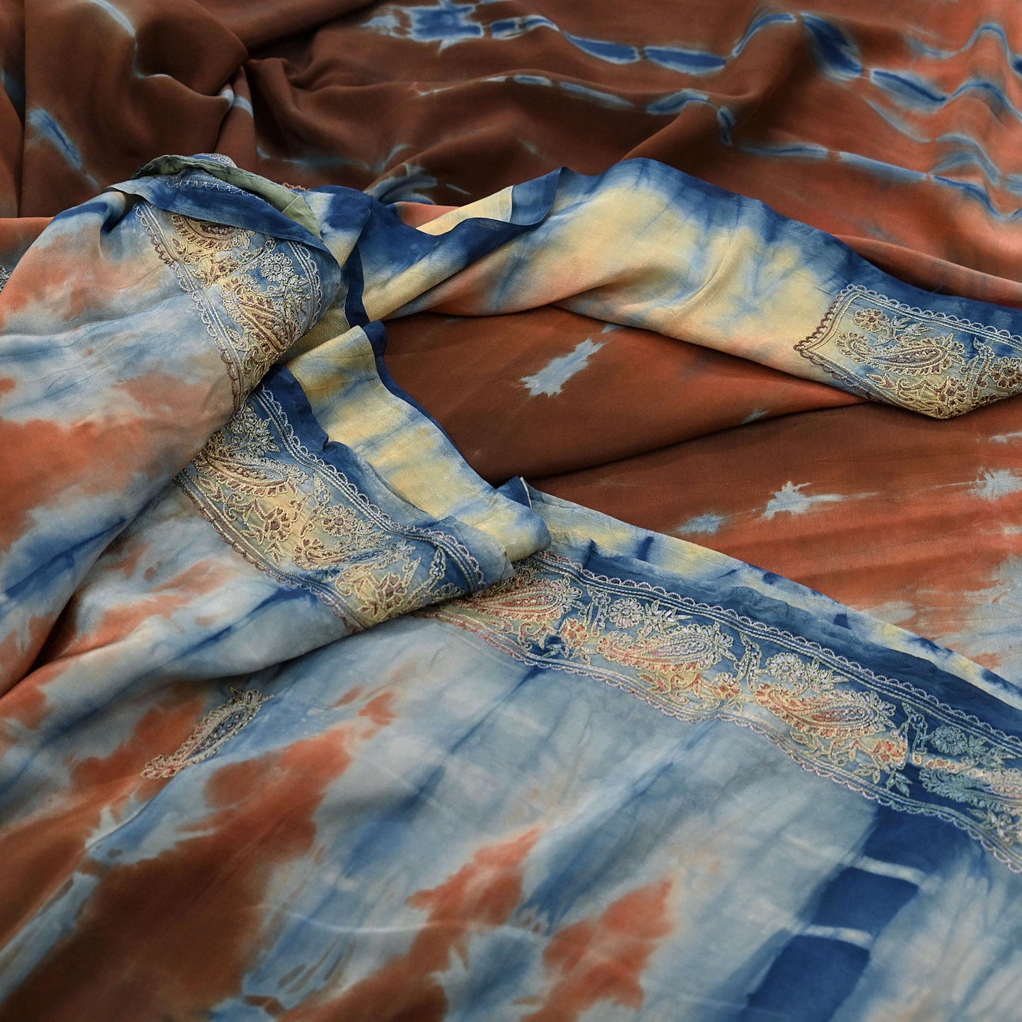 Indian Vintage Saree Pure Crepe Silk Hand Embroidered Tie-Dye Sari Fabric 6yard Sewing Craft Fabric Ethnic Dressmaking Crafting Zardozi Zari