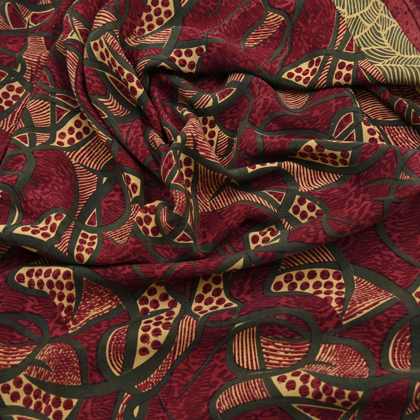 Indian Vintage Sari Maroon & Green Pure Crepe Silk Block Printed Saree 5yard Sewing Quilting Floral Soft Craft Fabric Wrap