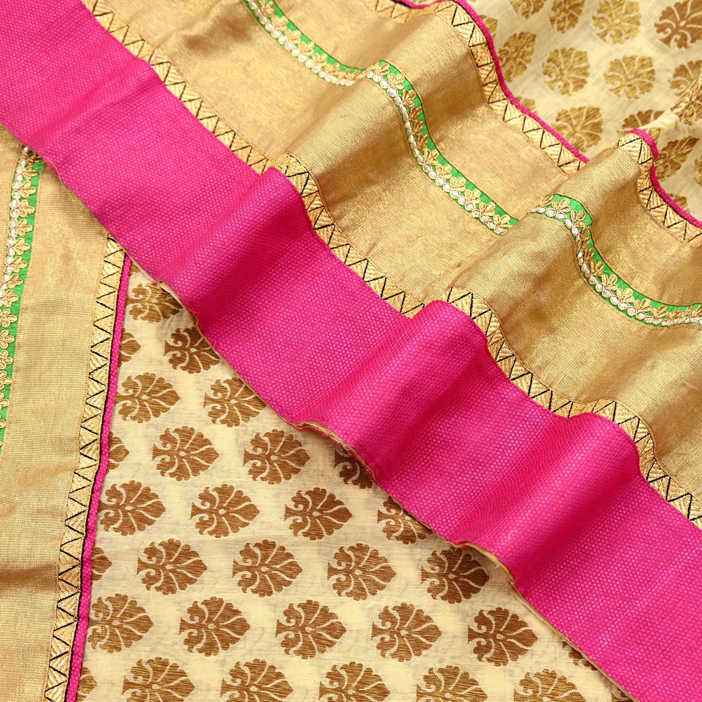 Indian Vintage Saree Beige Hand Woven Pure Silk Sari Craft Fabric 5Yd Ethnic Floral Golden Zari Dress making For Crafting Quilting