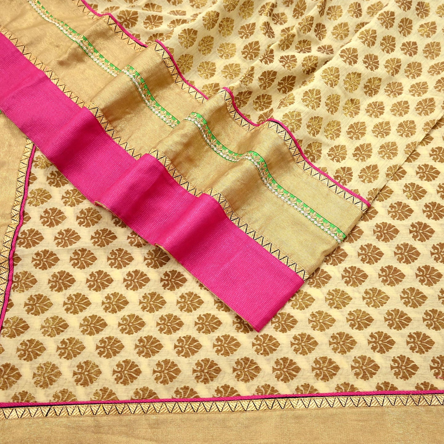 Indian Vintage Saree Beige Hand Woven Pure Silk Sari Craft Fabric 5Yd Ethnic Floral Golden Zari Dress making For Crafting Quilting
