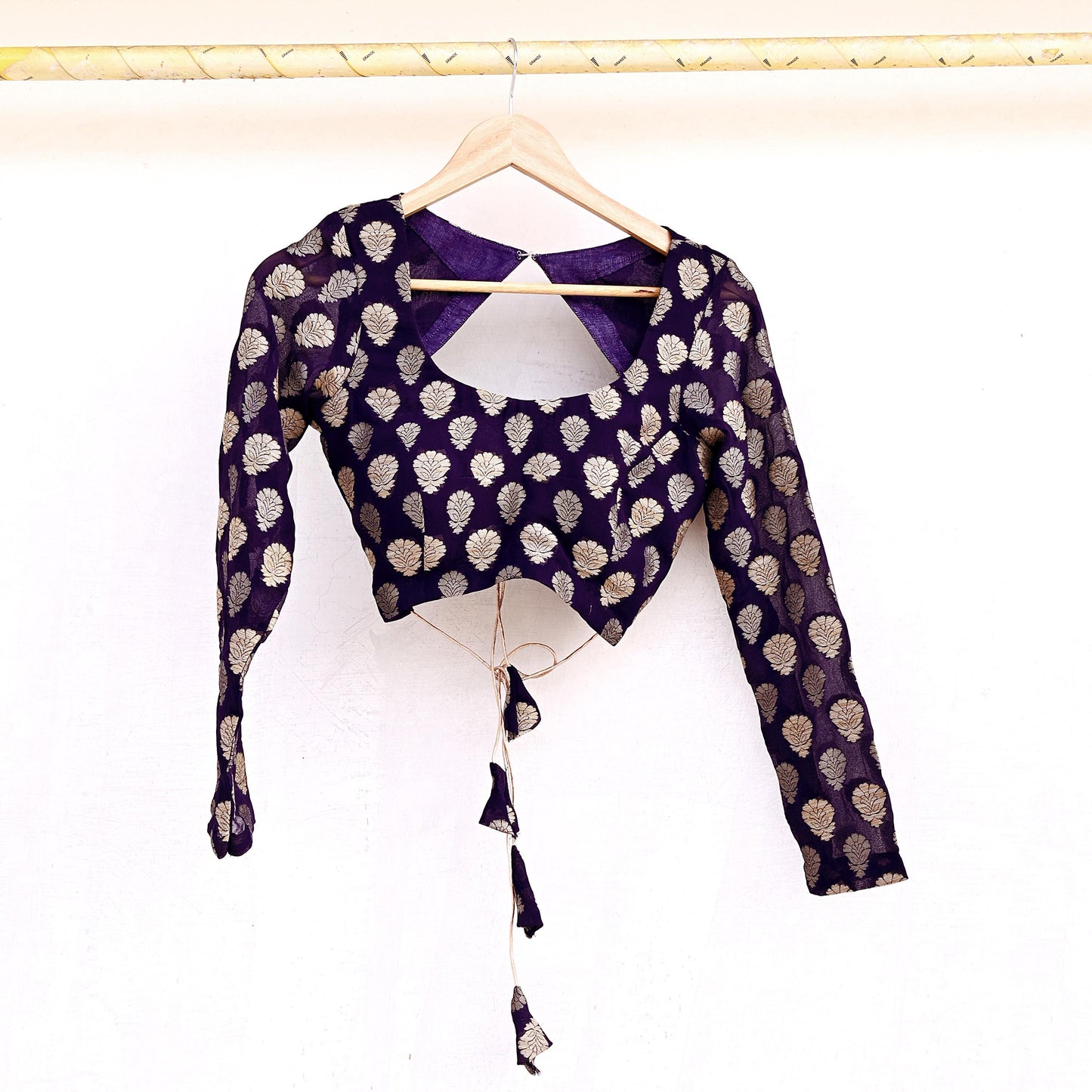 Indian New White Pure Georgette Silk Hand Woven Padded Blouse/Top/Crop Party wear Bollywood One Of a Kind Blouse