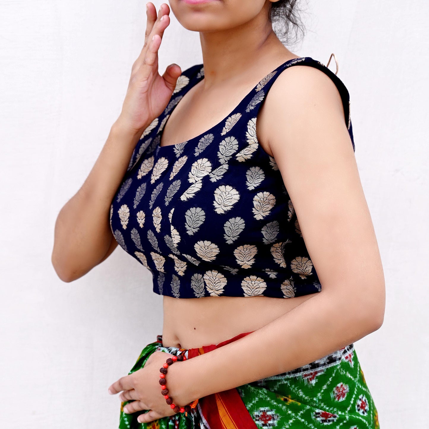 Indian New White Pure Georgette Silk Hand Woven Padded Blouse/Top/Crop Party wear Bollywood One Of a Kind Blouse